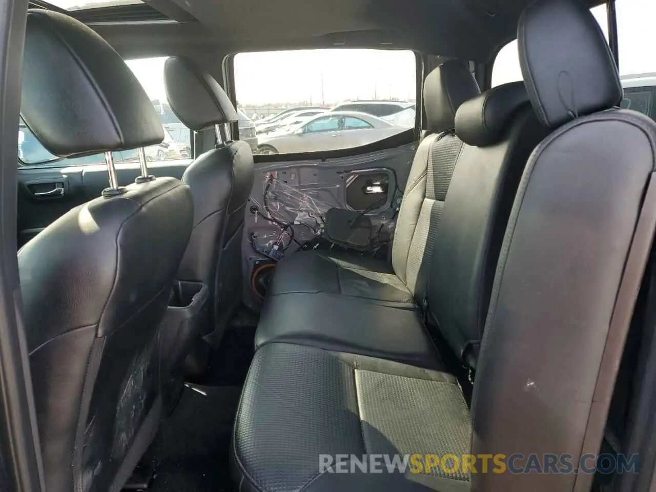 10 Photograph of a damaged car 3TMCZ5AN0LM344262 TOYOTA TACOMA 2020