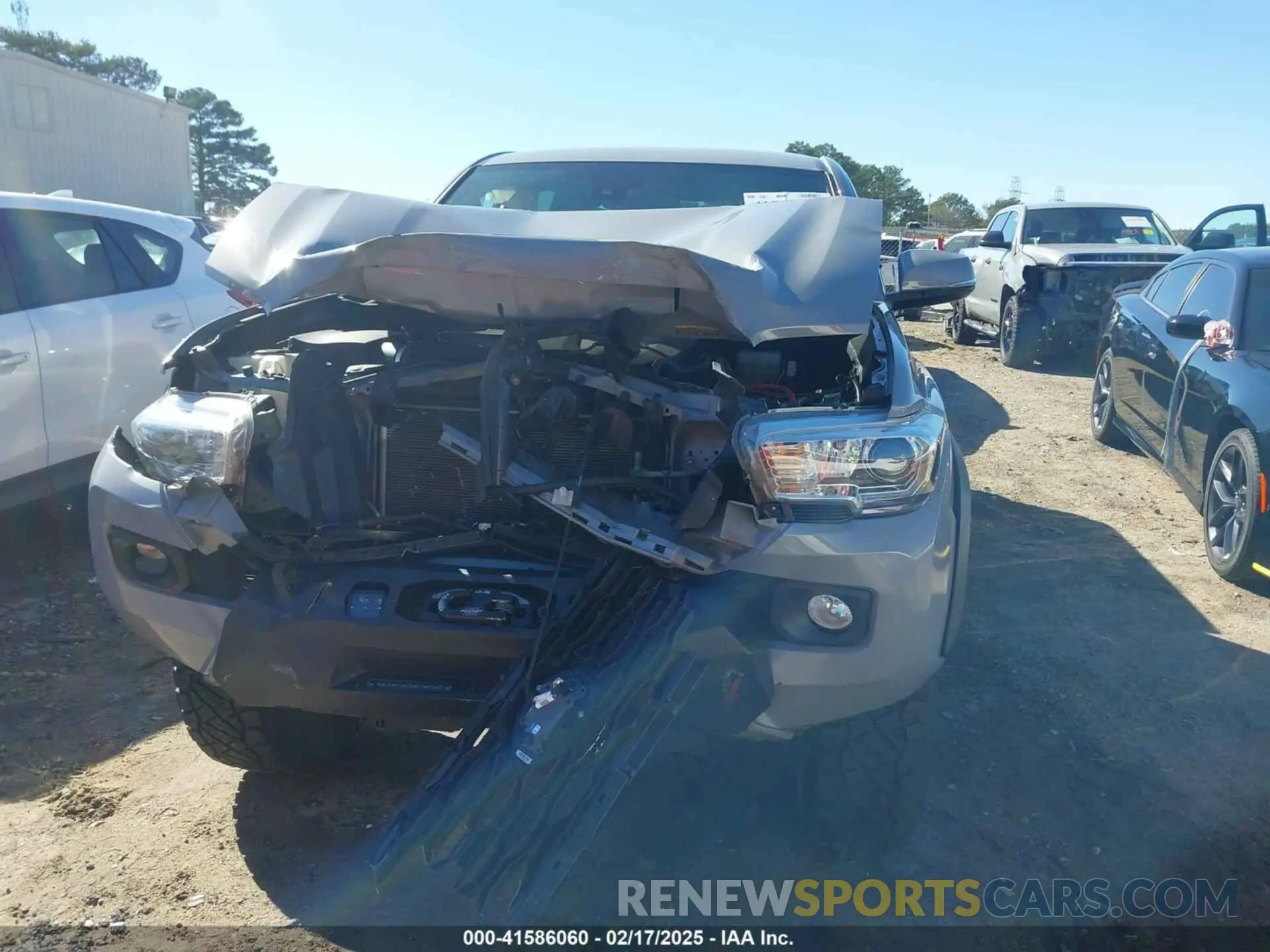 12 Фотография поврежденного автомобиля 3TMCZ5AN0LM345184 TOYOTA TACOMA 2020