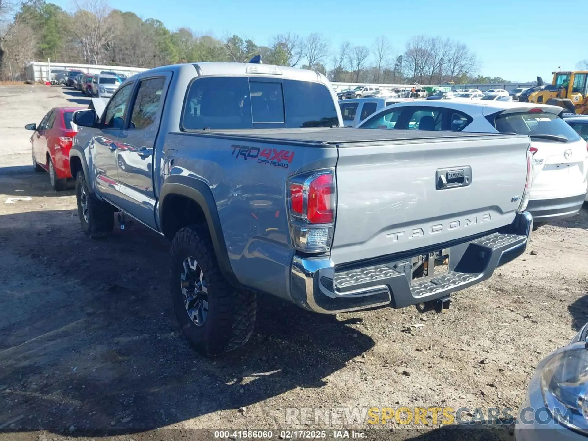 3 Фотография поврежденного автомобиля 3TMCZ5AN0LM345184 TOYOTA TACOMA 2020