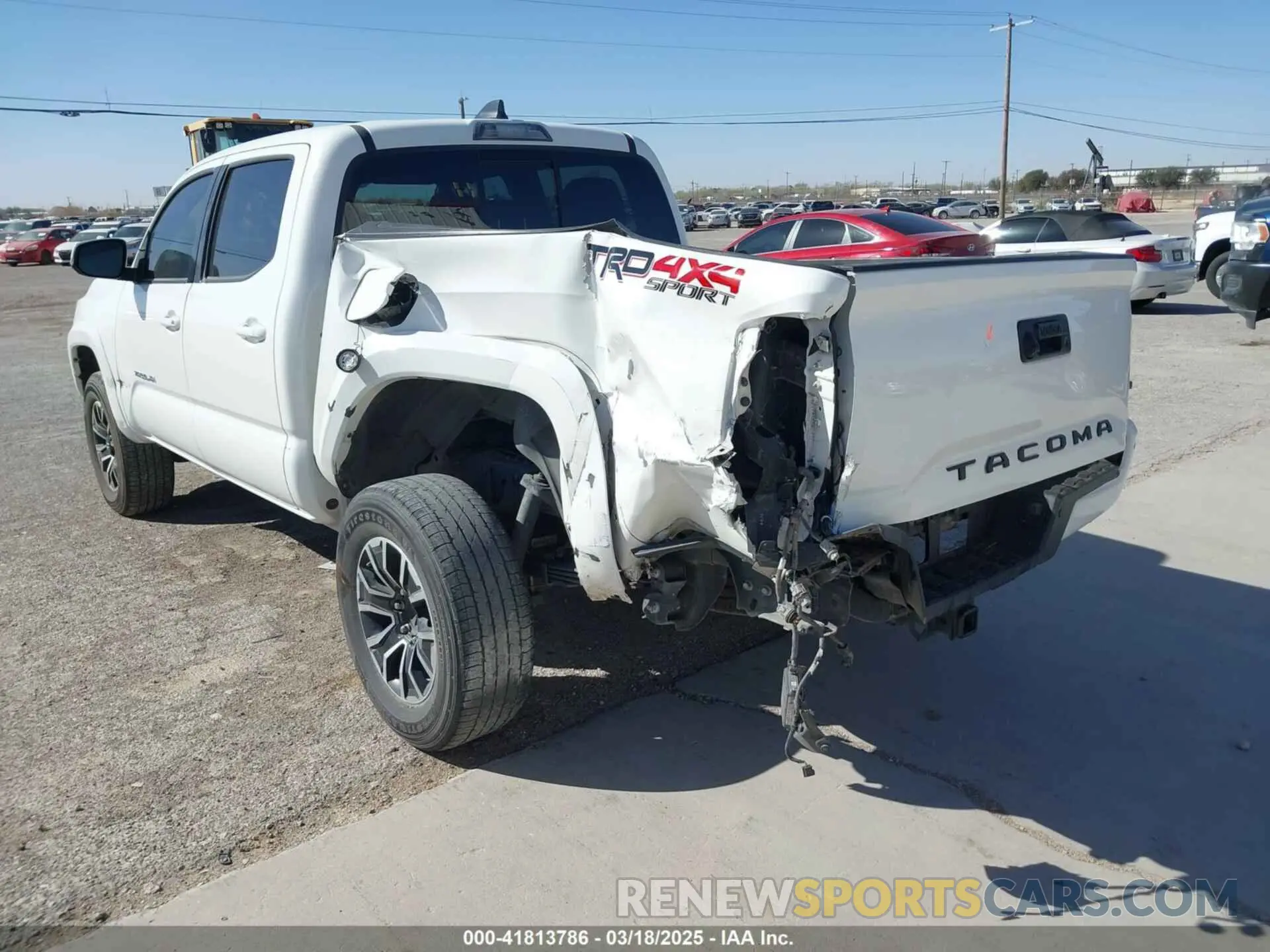 3 Фотография поврежденного автомобиля 3TMCZ5AN0LM350742 TOYOTA TACOMA 2020