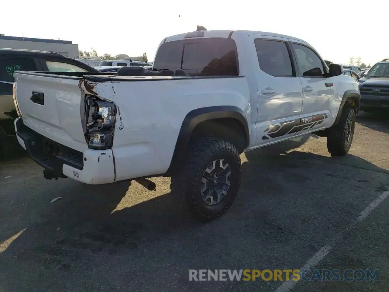 3 Photograph of a damaged car 3TMCZ5AN0LM354516 TOYOTA TACOMA 2020