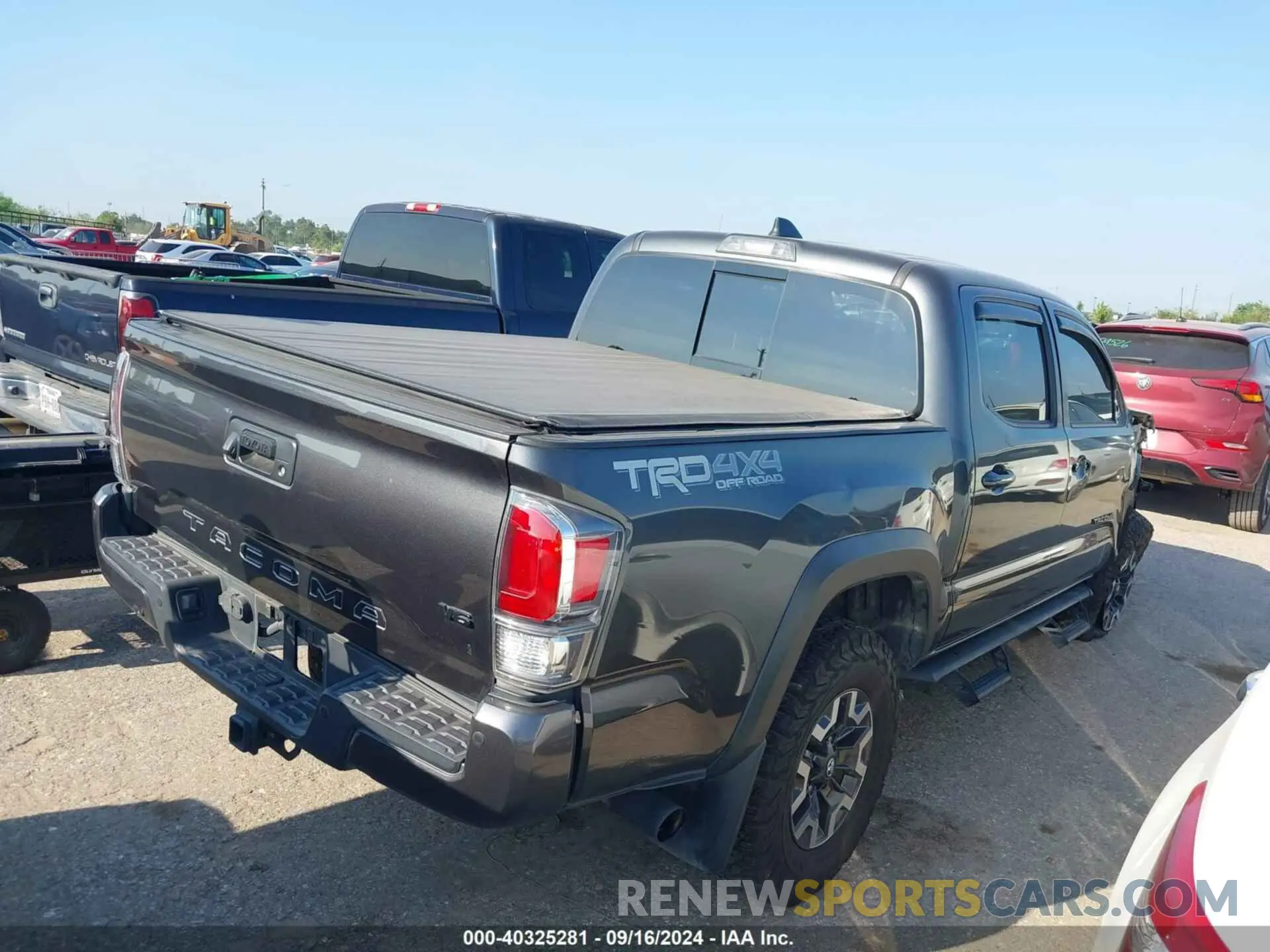4 Photograph of a damaged car 3TMCZ5AN1LM291829 TOYOTA TACOMA 2020