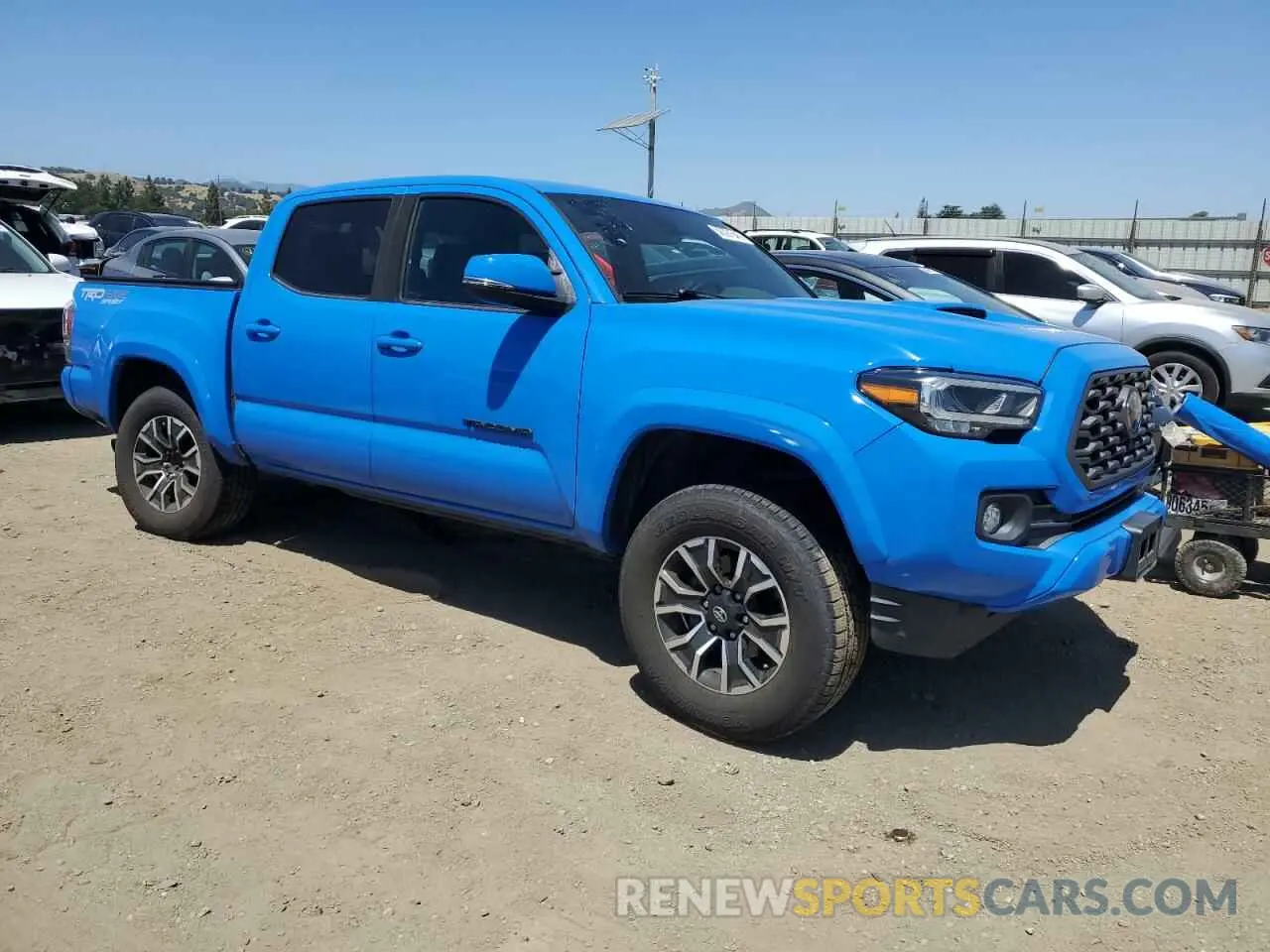 4 Photograph of a damaged car 3TMCZ5AN1LM293385 TOYOTA TACOMA 2020