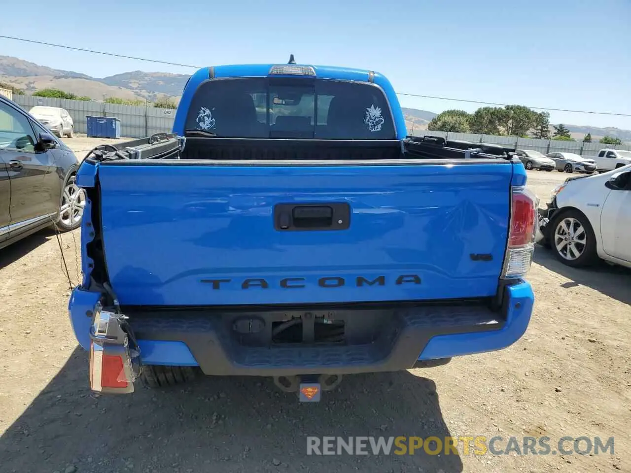6 Photograph of a damaged car 3TMCZ5AN1LM293385 TOYOTA TACOMA 2020