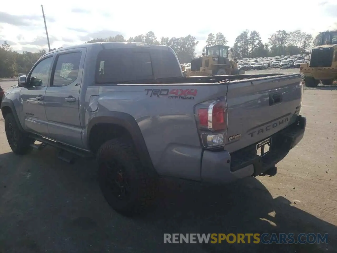 3 Фотография поврежденного автомобиля 3TMCZ5AN1LM310069 TOYOTA TACOMA 2020