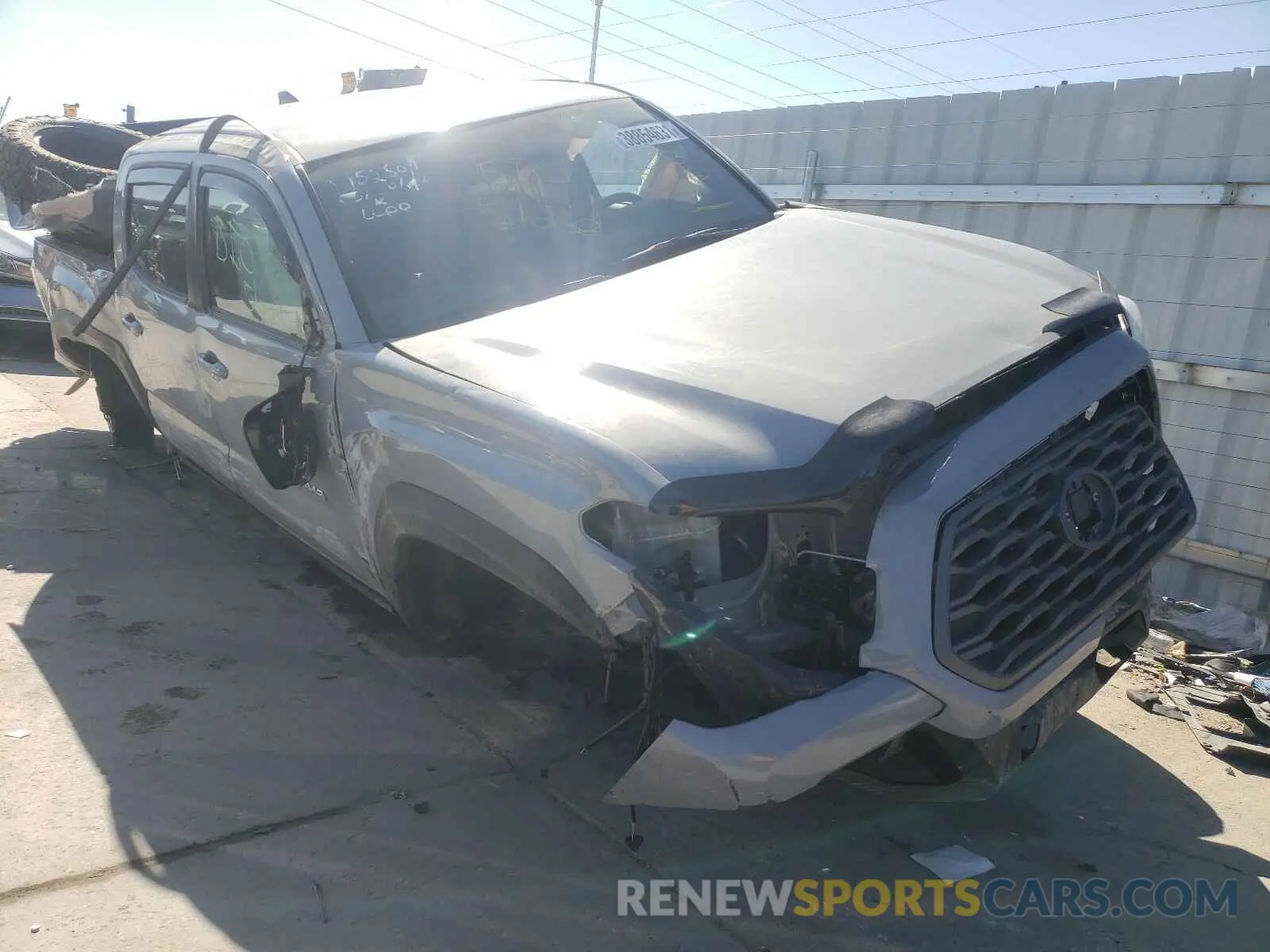 1 Photograph of a damaged car 3TMCZ5AN1LM330466 TOYOTA TACOMA 2020