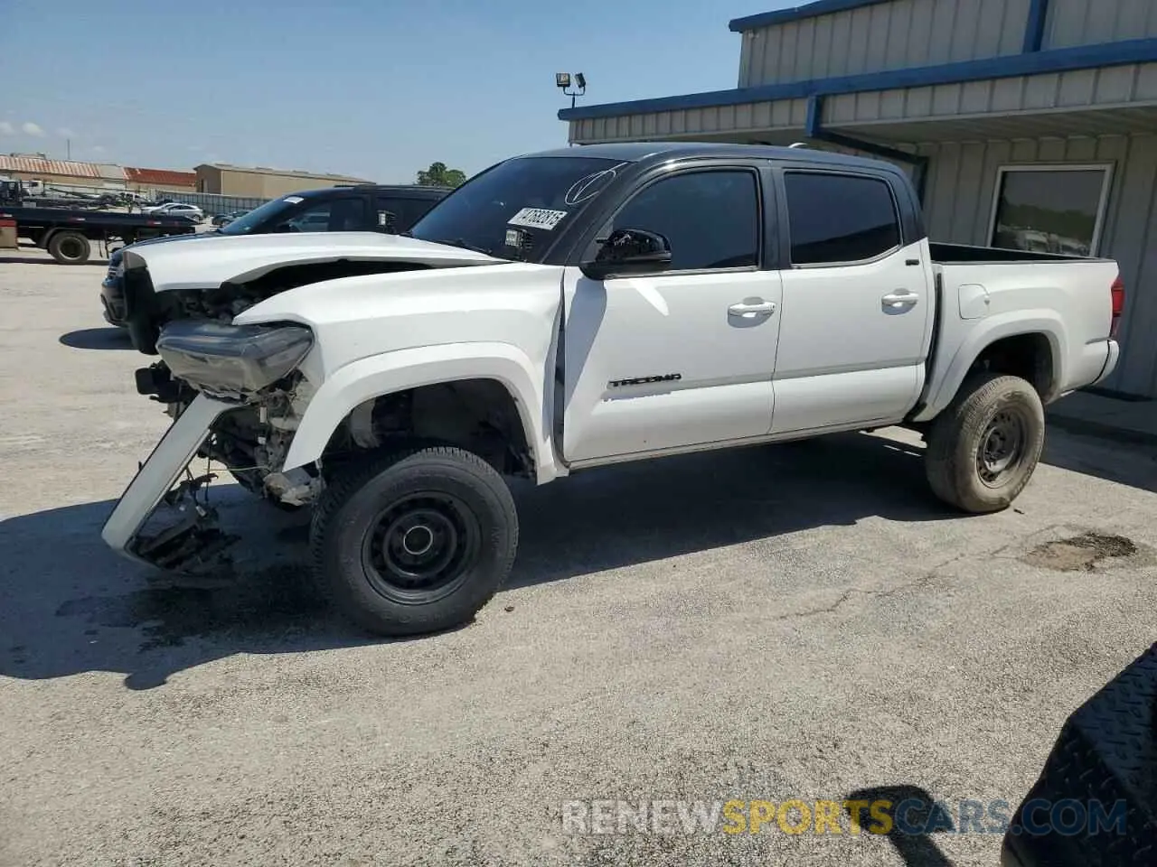 1 Фотография поврежденного автомобиля 3TMCZ5AN2LM304328 TOYOTA TACOMA 2020