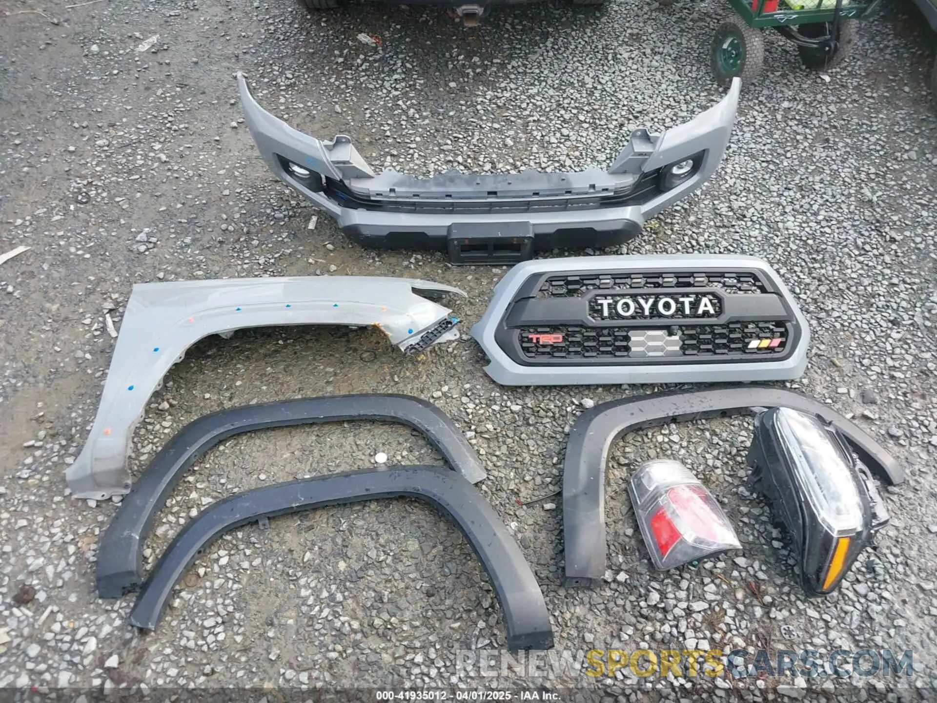 12 Фотография поврежденного автомобиля 3TMCZ5AN3LM296921 TOYOTA TACOMA 2020