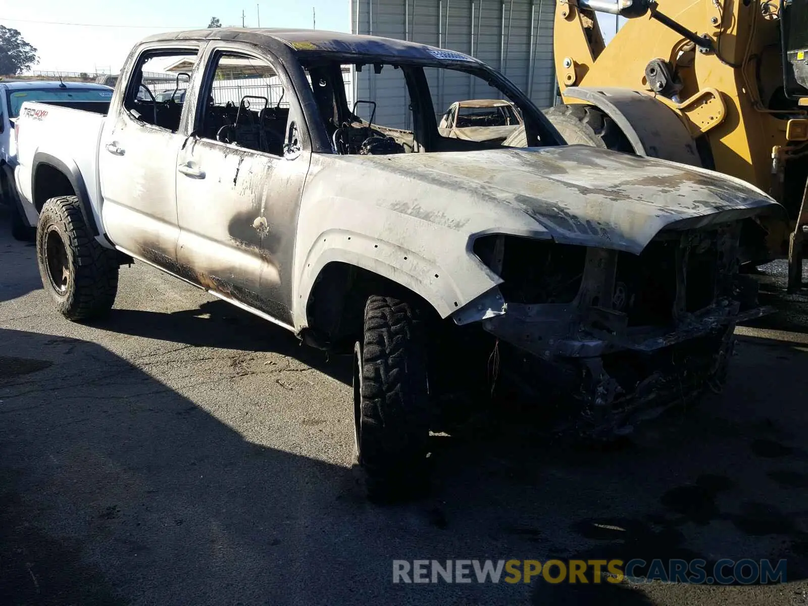 1 Photograph of a damaged car 3TMCZ5AN3LM303365 TOYOTA TACOMA 2020
