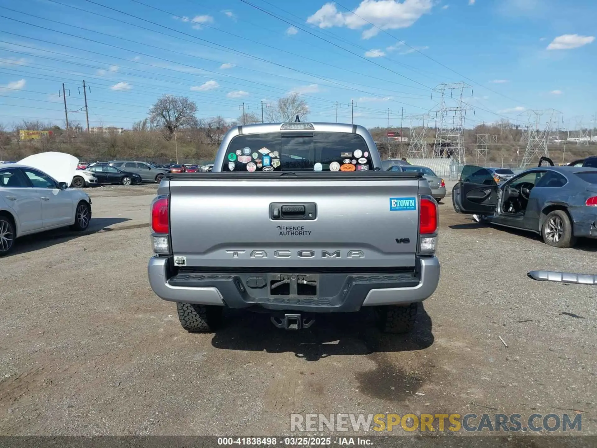 17 Photograph of a damaged car 3TMCZ5AN3LM320411 TOYOTA TACOMA 2020
