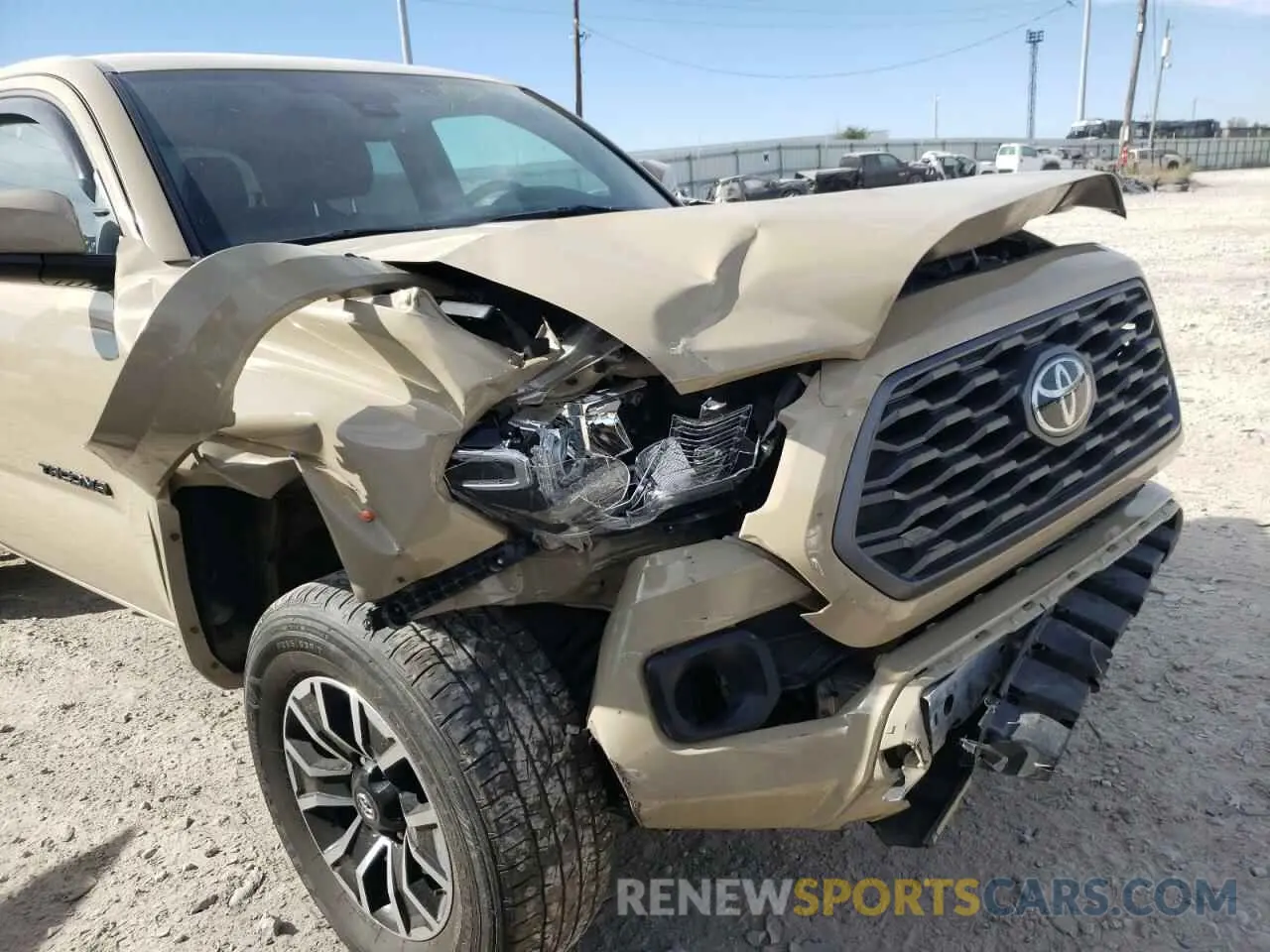 9 Photograph of a damaged car 3TMCZ5AN3LM332588 TOYOTA TACOMA 2020