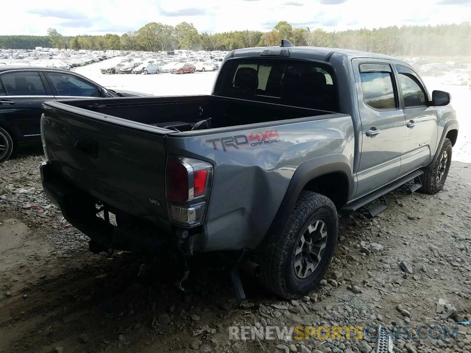 4 Photograph of a damaged car 3TMCZ5AN3LM332803 TOYOTA TACOMA 2020
