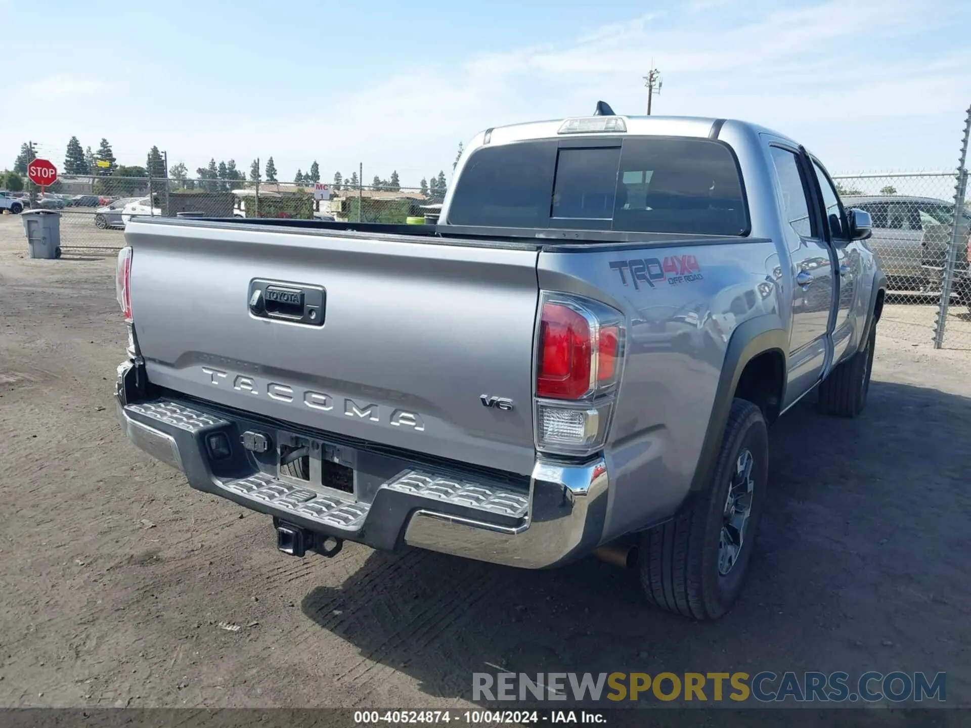 4 Photograph of a damaged car 3TMCZ5AN3LM336270 TOYOTA TACOMA 2020