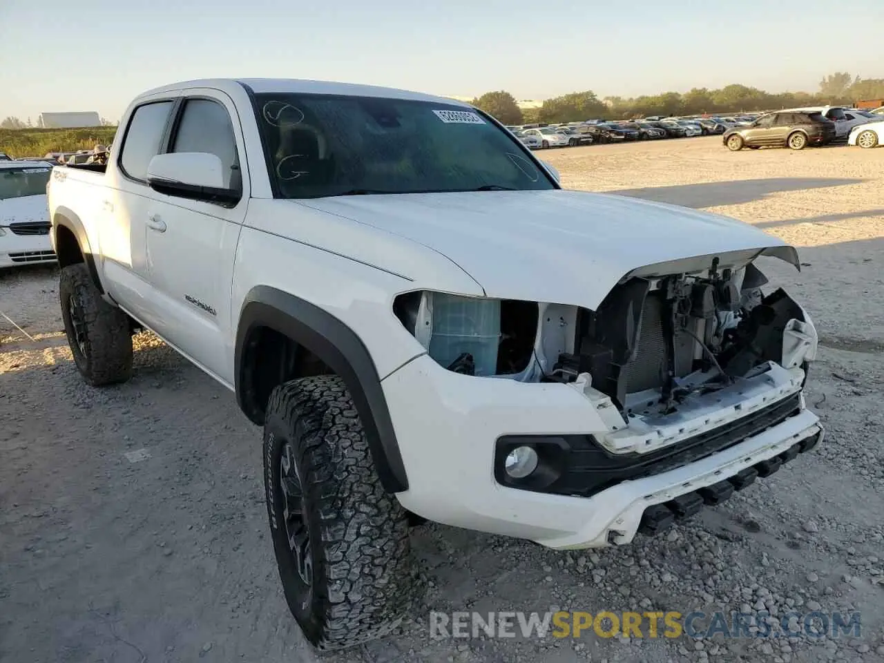 1 Photograph of a damaged car 3TMCZ5AN3LM345566 TOYOTA TACOMA 2020