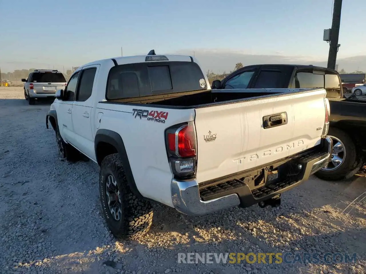 3 Photograph of a damaged car 3TMCZ5AN3LM345566 TOYOTA TACOMA 2020