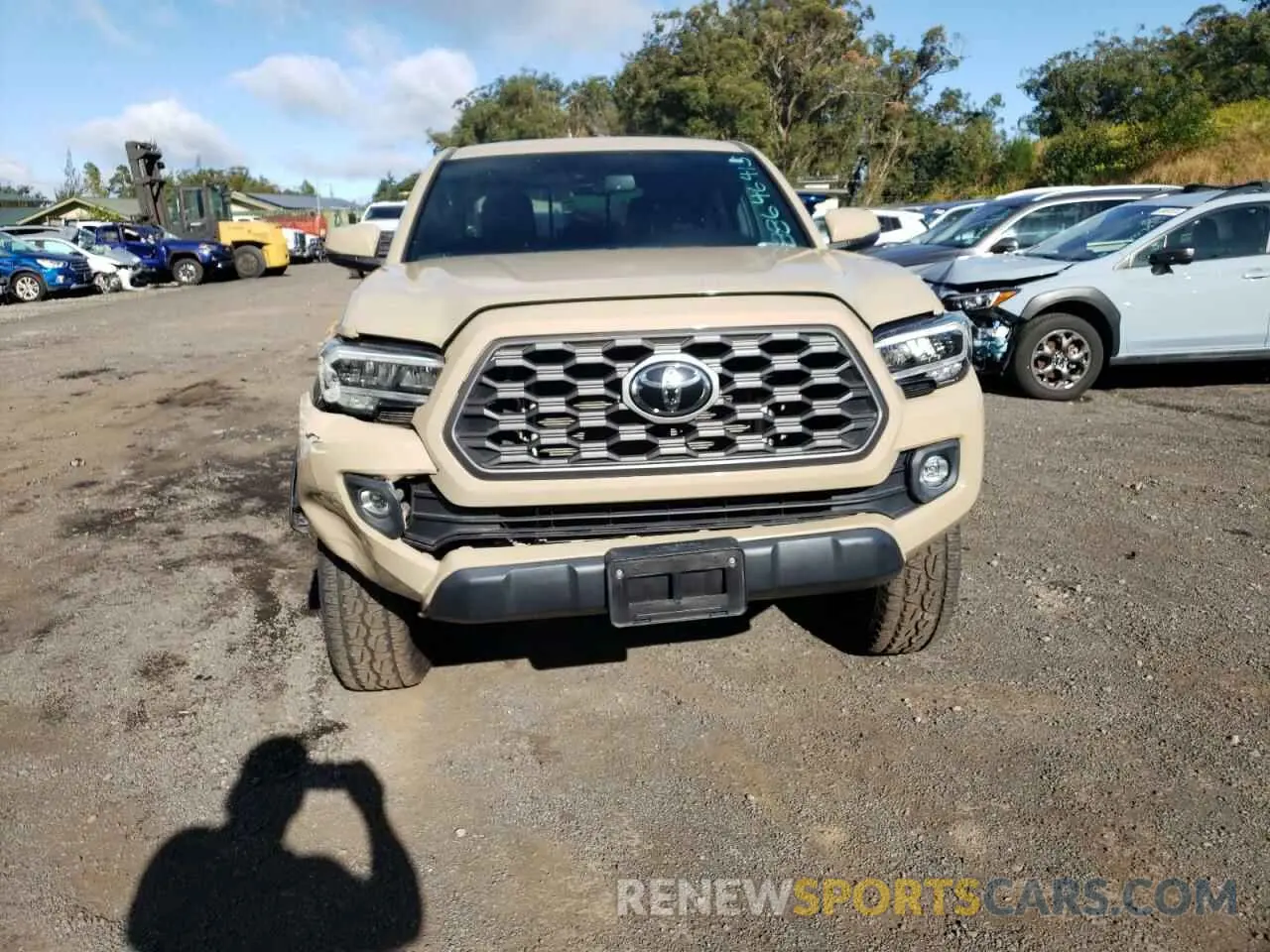 5 Photograph of a damaged car 3TMCZ5AN3LM350900 TOYOTA TACOMA 2020