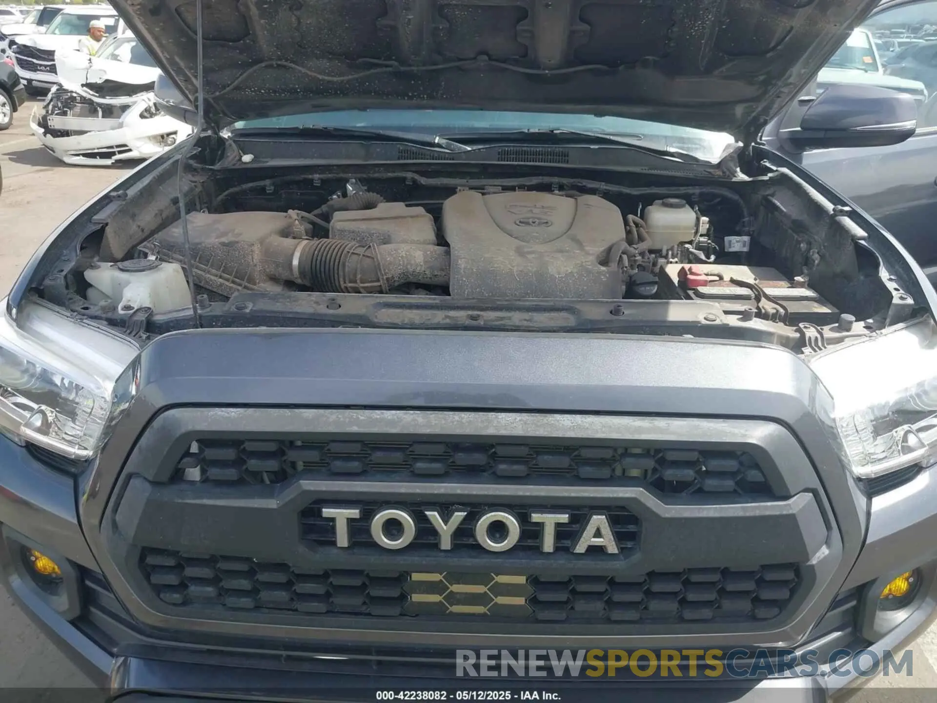 10 Фотография поврежденного автомобиля 3TMCZ5AN3LM357510 TOYOTA TACOMA 2020