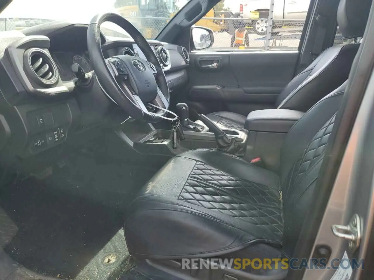 7 Фотография поврежденного автомобиля 3TMCZ5AN3LM362982 TOYOTA TACOMA 2020