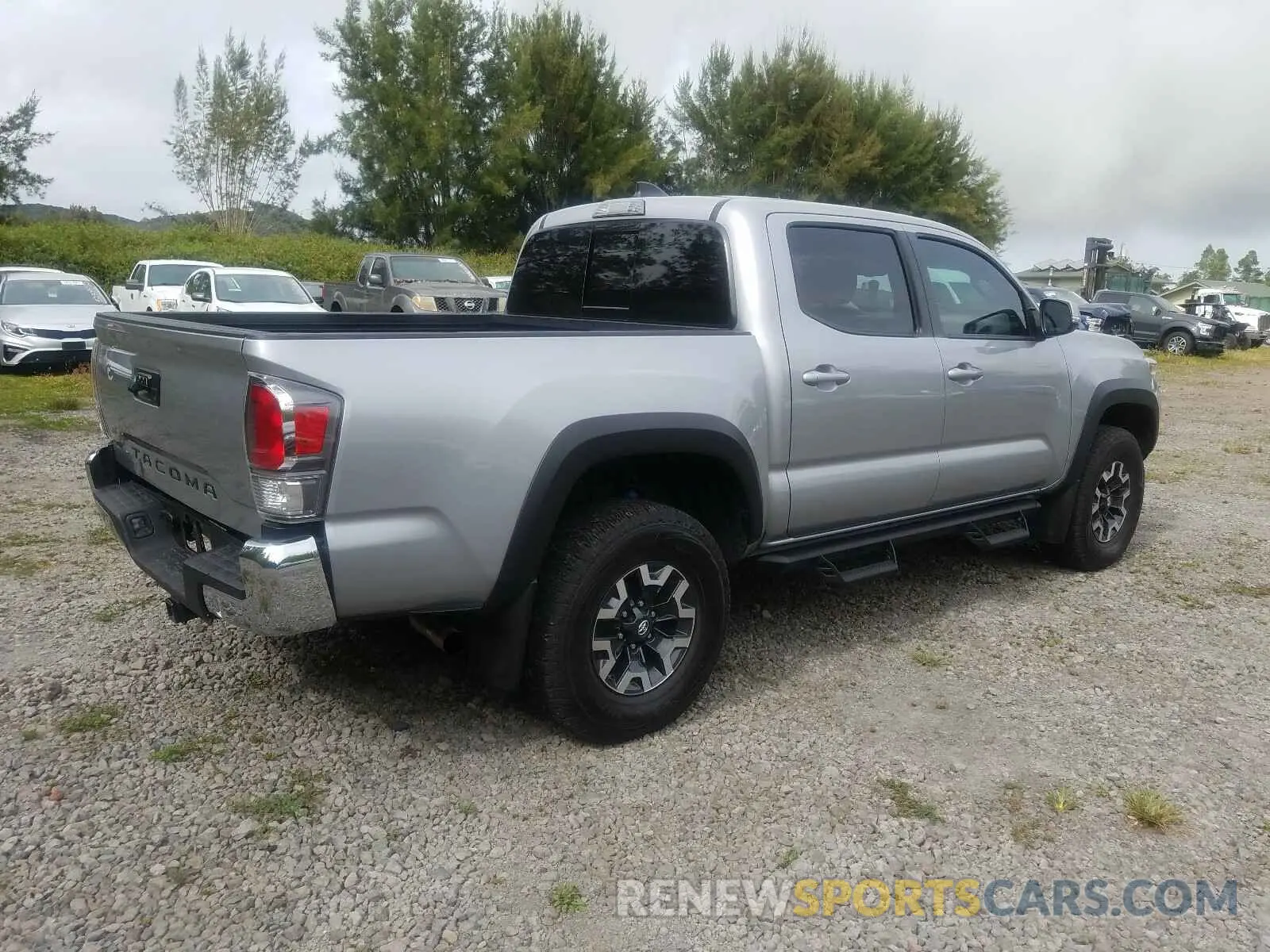 4 Photograph of a damaged car 3TMCZ5AN4LM293929 TOYOTA TACOMA 2020
