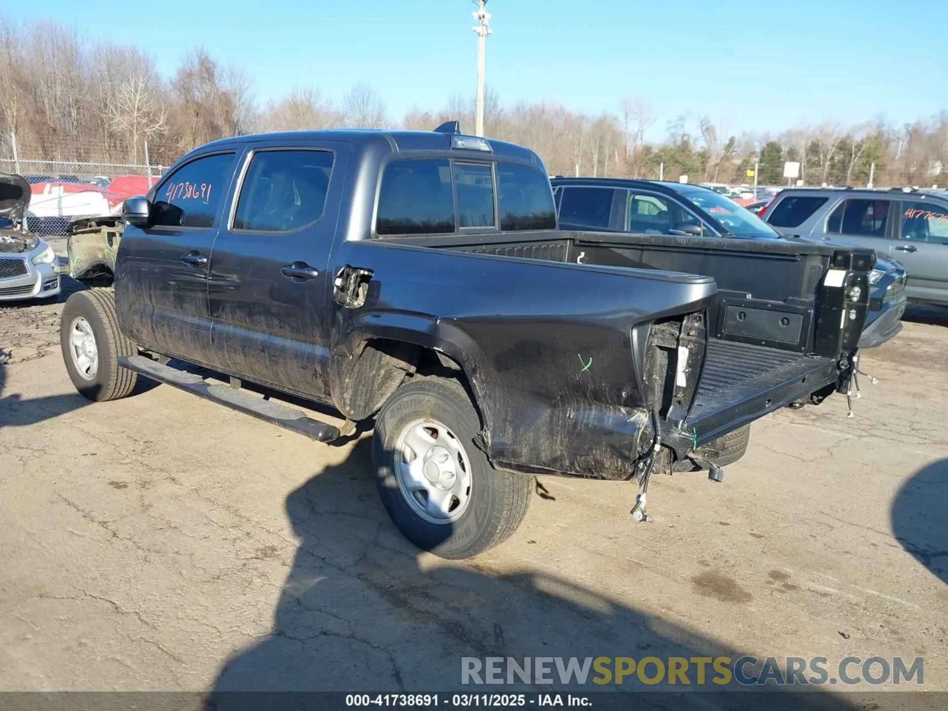 3 Фотография поврежденного автомобиля 3TMCZ5AN4LM307814 TOYOTA TACOMA 2020