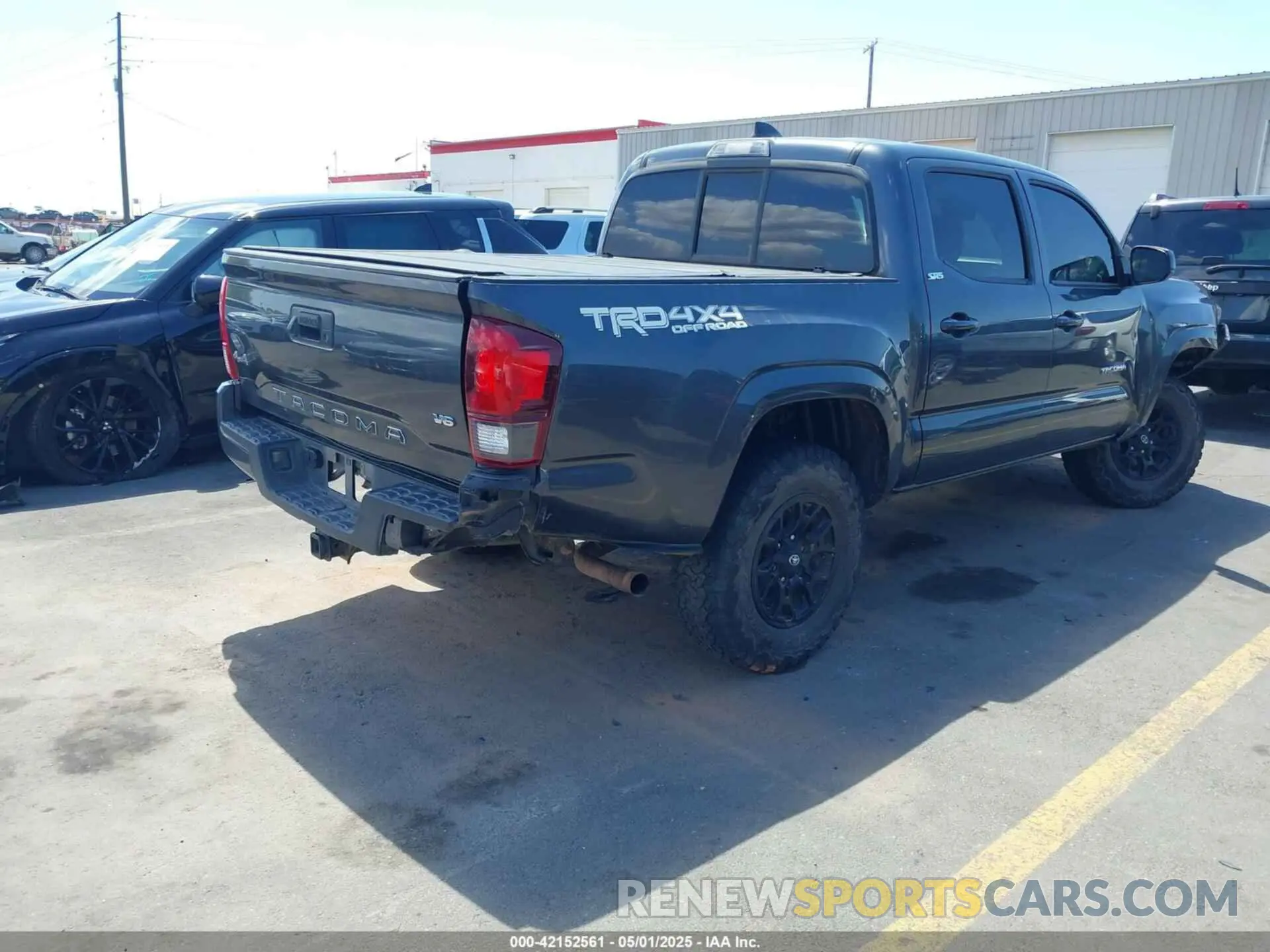 4 Фотография поврежденного автомобиля 3TMCZ5AN4LM310874 TOYOTA TACOMA 2020