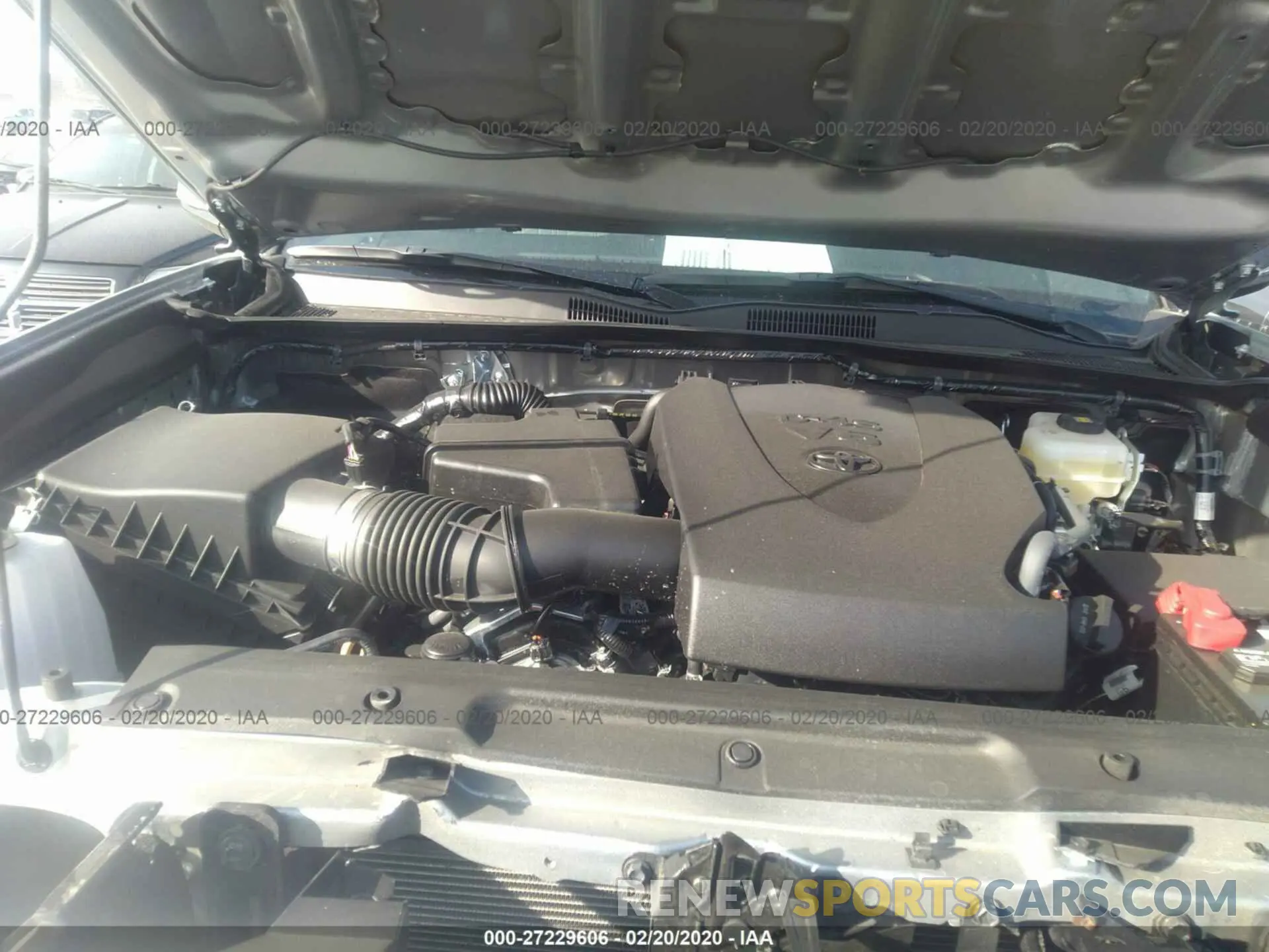 10 Photograph of a damaged car 3TMCZ5AN4LM316738 TOYOTA TACOMA 2020