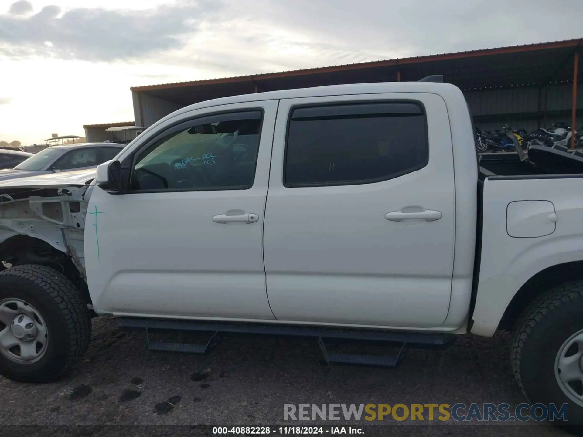 15 Photograph of a damaged car 3TMCZ5AN4LM341185 TOYOTA TACOMA 2020
