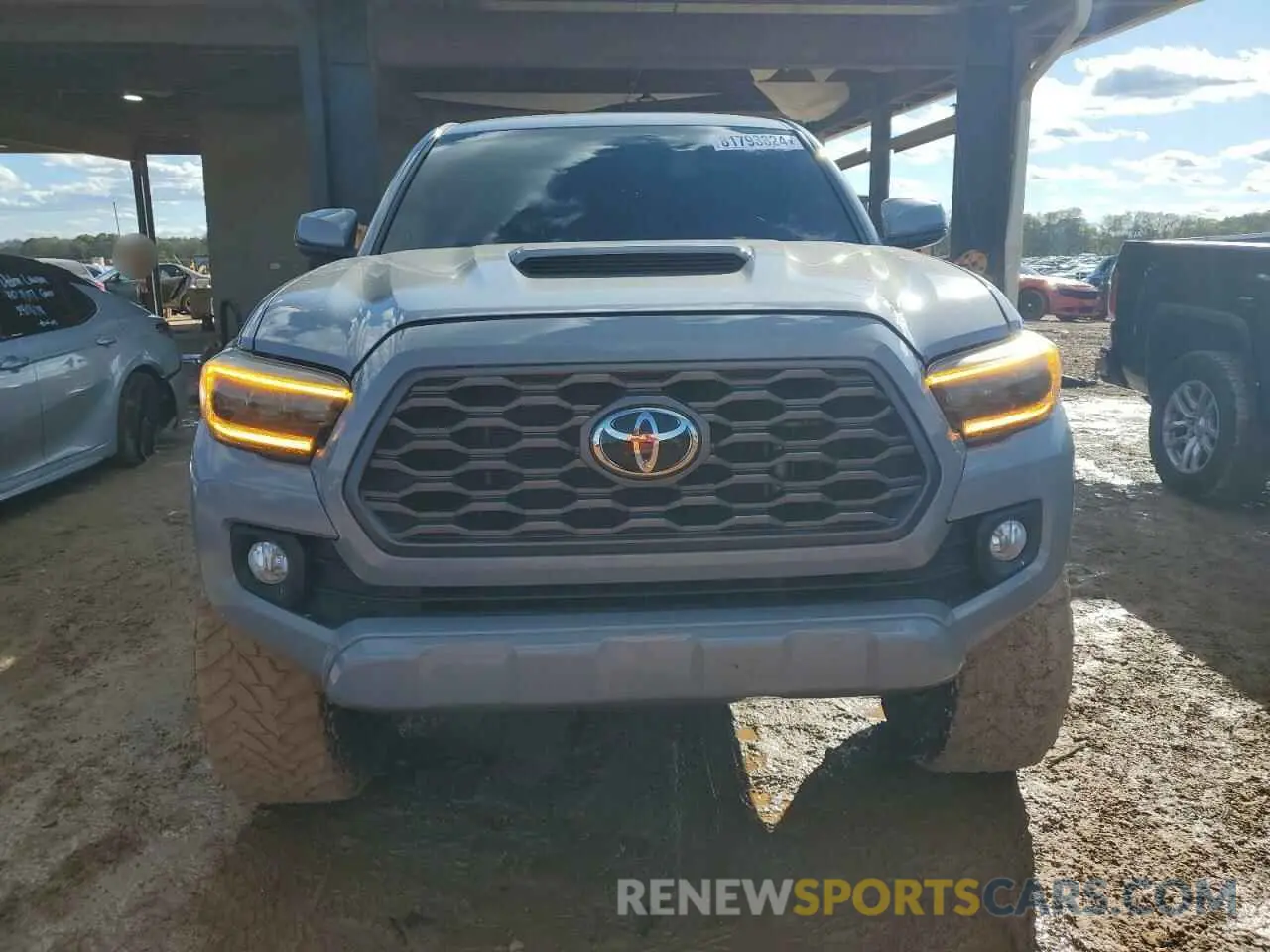 5 Photograph of a damaged car 3TMCZ5AN4LM350646 TOYOTA TACOMA 2020