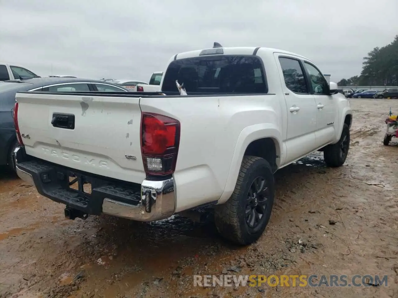 4 Photograph of a damaged car 3TMCZ5AN4LM360447 TOYOTA TACOMA 2020