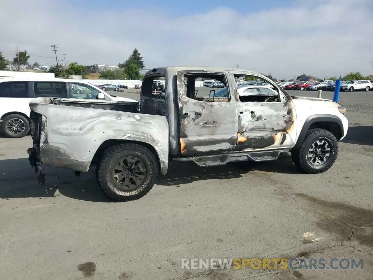 3 Photograph of a damaged car 3TMCZ5AN5LM289128 TOYOTA TACOMA 2020