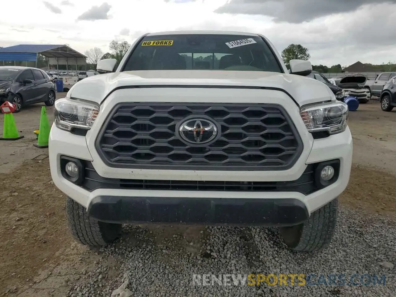 5 Photograph of a damaged car 3TMCZ5AN5LM292675 TOYOTA TACOMA 2020