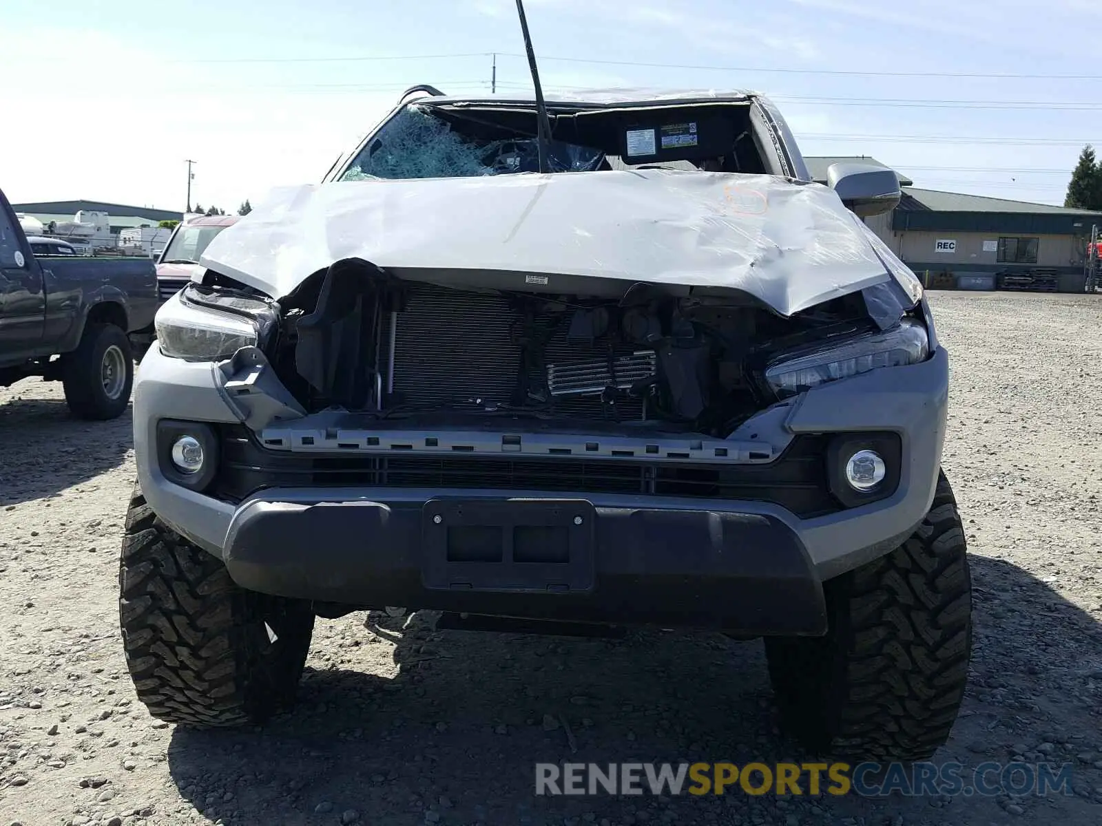 9 Photograph of a damaged car 3TMCZ5AN5LM318921 TOYOTA TACOMA 2020