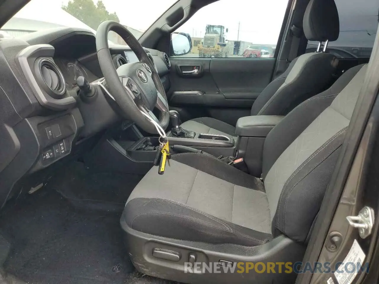 7 Фотография поврежденного автомобиля 3TMCZ5AN5LM349411 TOYOTA TACOMA 2020