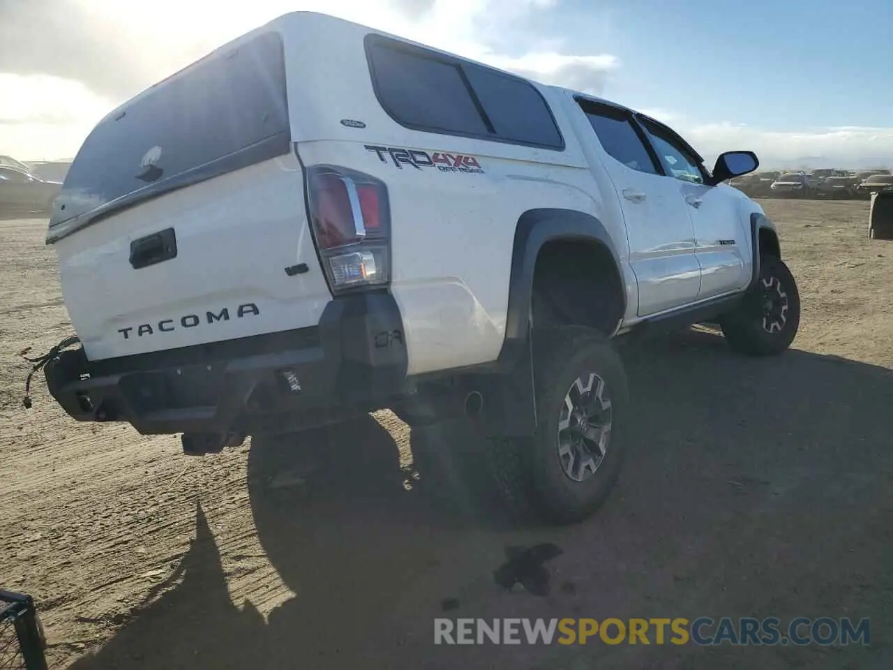 3 Фотография поврежденного автомобиля 3TMCZ5AN5LM356441 TOYOTA TACOMA 2020
