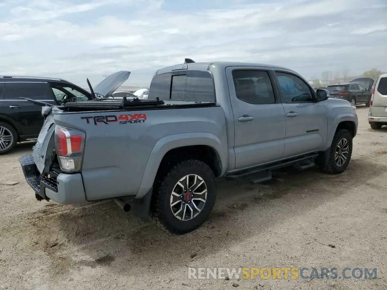 3 Фотография поврежденного автомобиля 3TMCZ5AN6LM291471 TOYOTA TACOMA 2020