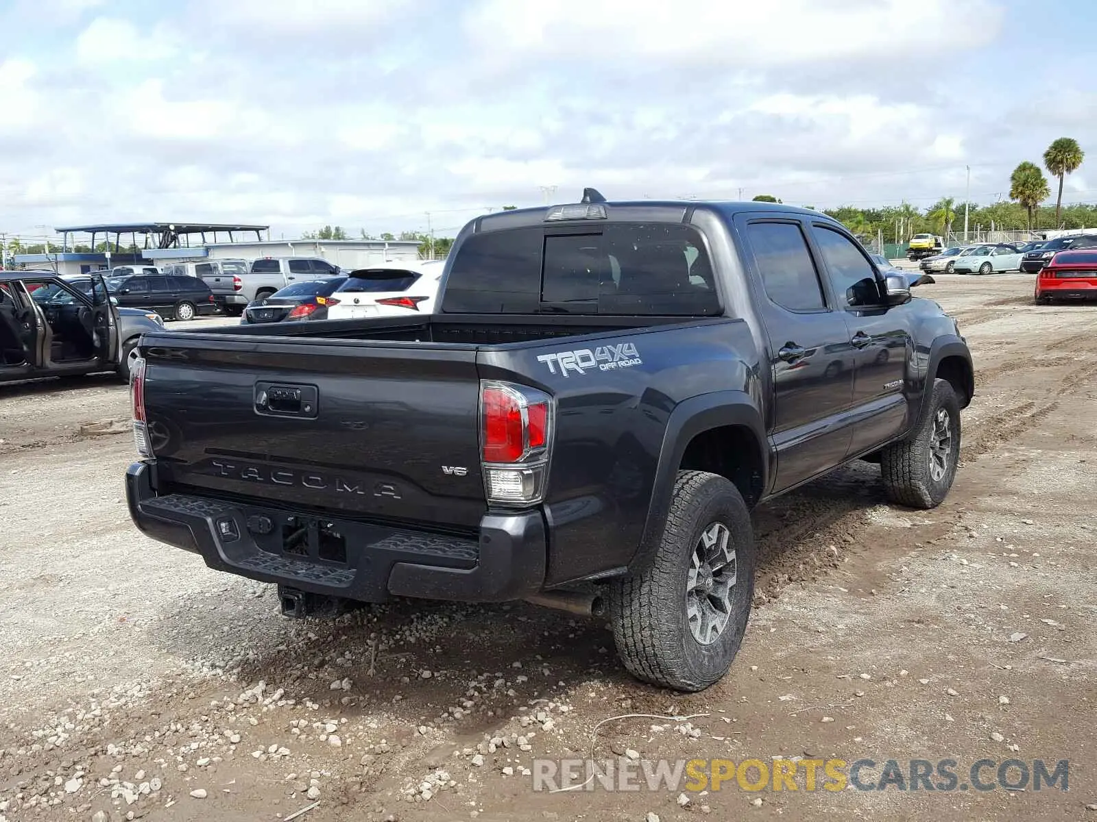 4 Photograph of a damaged car 3TMCZ5AN6LM307264 TOYOTA TACOMA 2020
