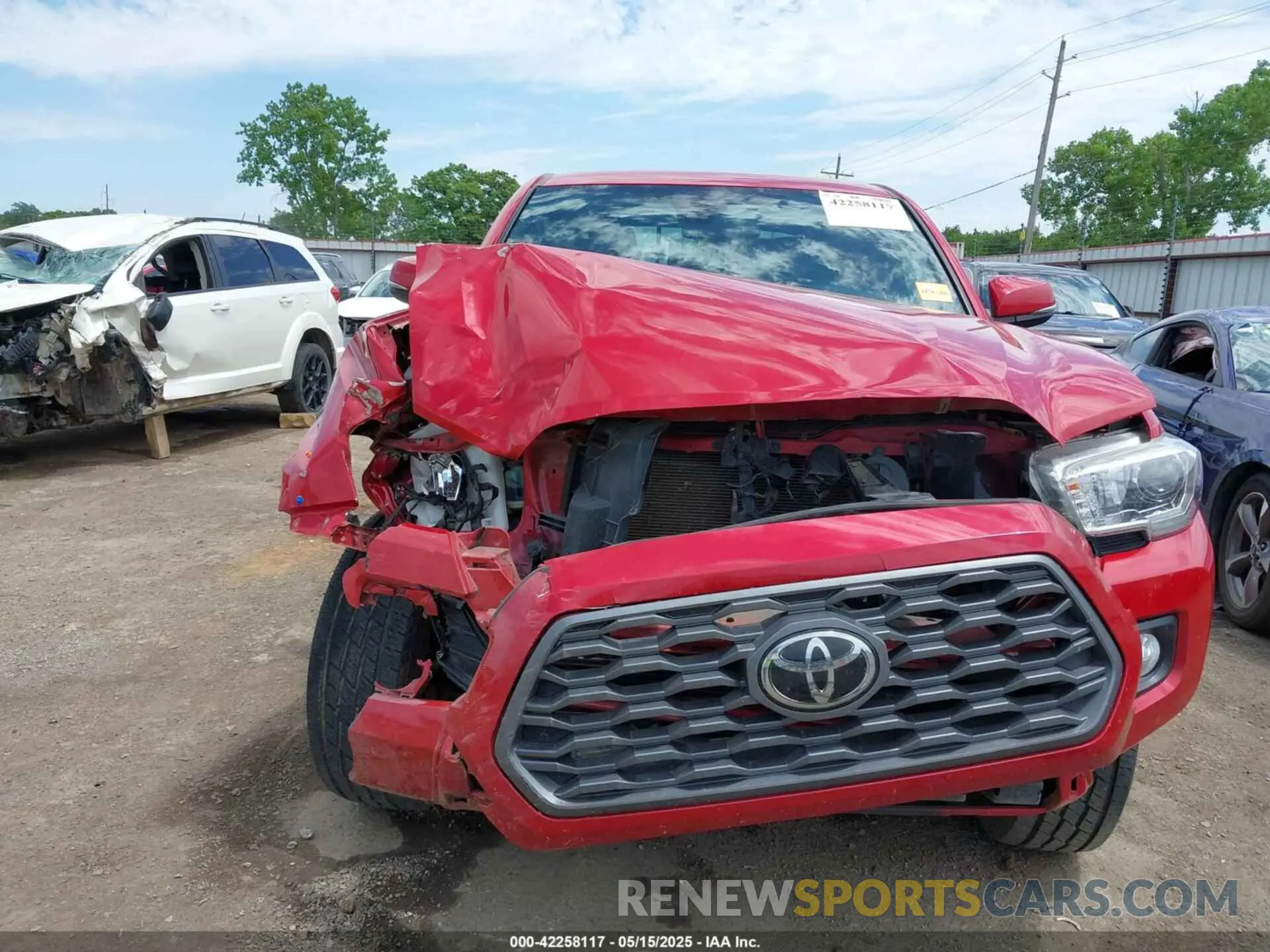 13 Photograph of a damaged car 3TMCZ5AN6LM341642 TOYOTA TACOMA 2020