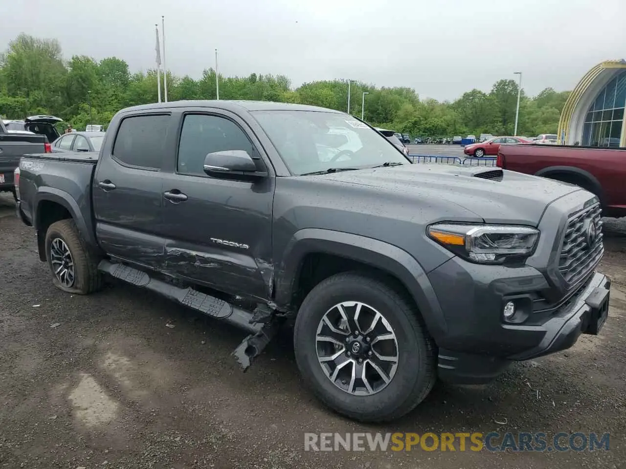 4 Photograph of a damaged car 3TMCZ5AN6LM346257 TOYOTA TACOMA 2020
