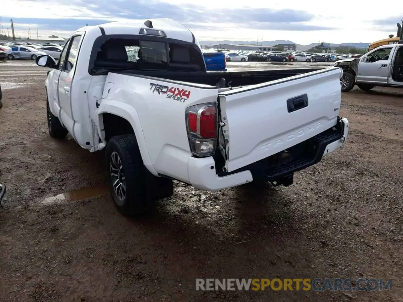 3 Photograph of a damaged car 3TMCZ5AN6LM351247 TOYOTA TACOMA 2020