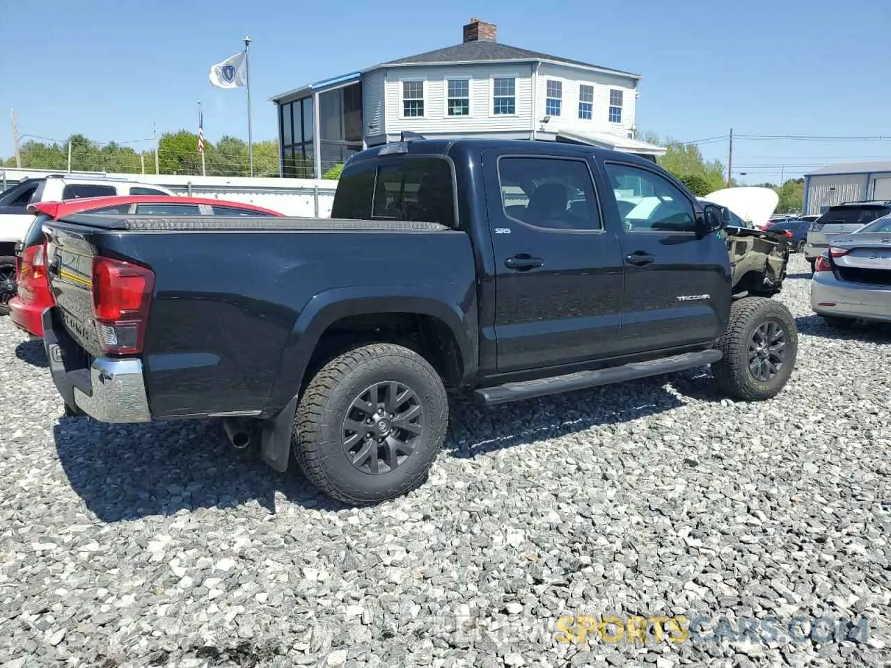 3 Фотография поврежденного автомобиля 3TMCZ5AN6LM360255 TOYOTA TACOMA 2020