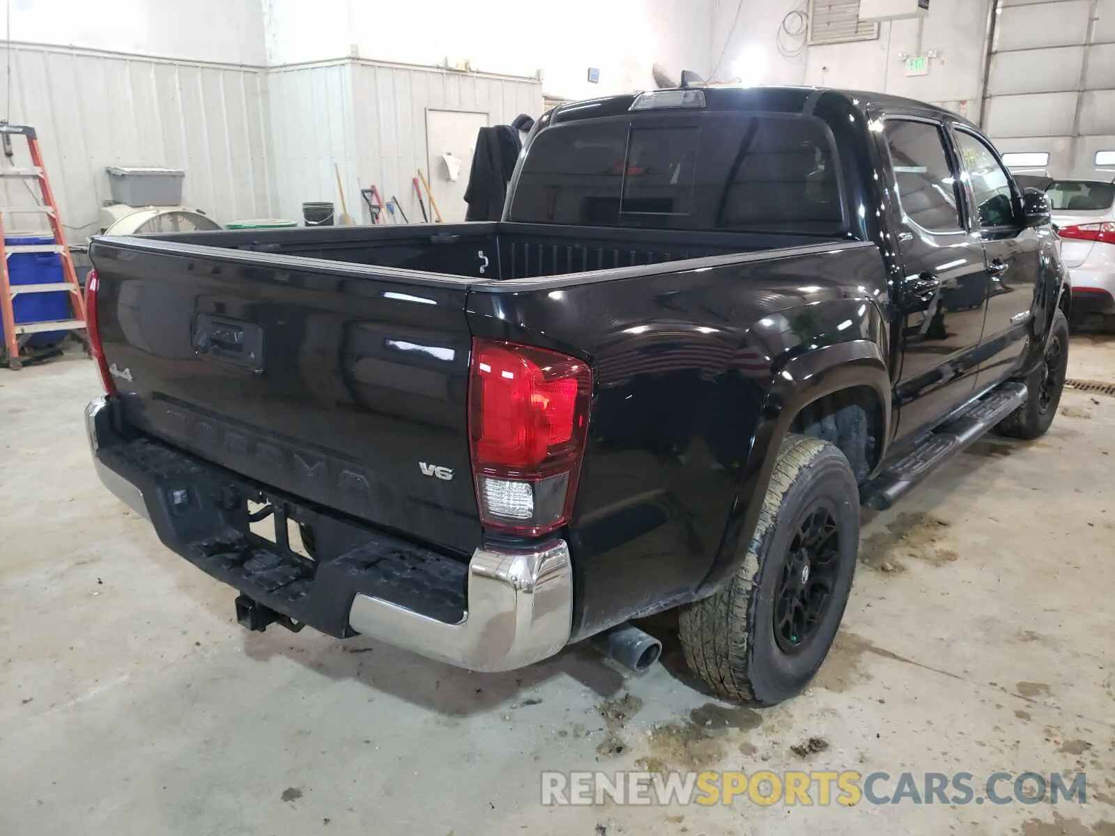 4 Photograph of a damaged car 3TMCZ5AN7LM300498 TOYOTA TACOMA 2020