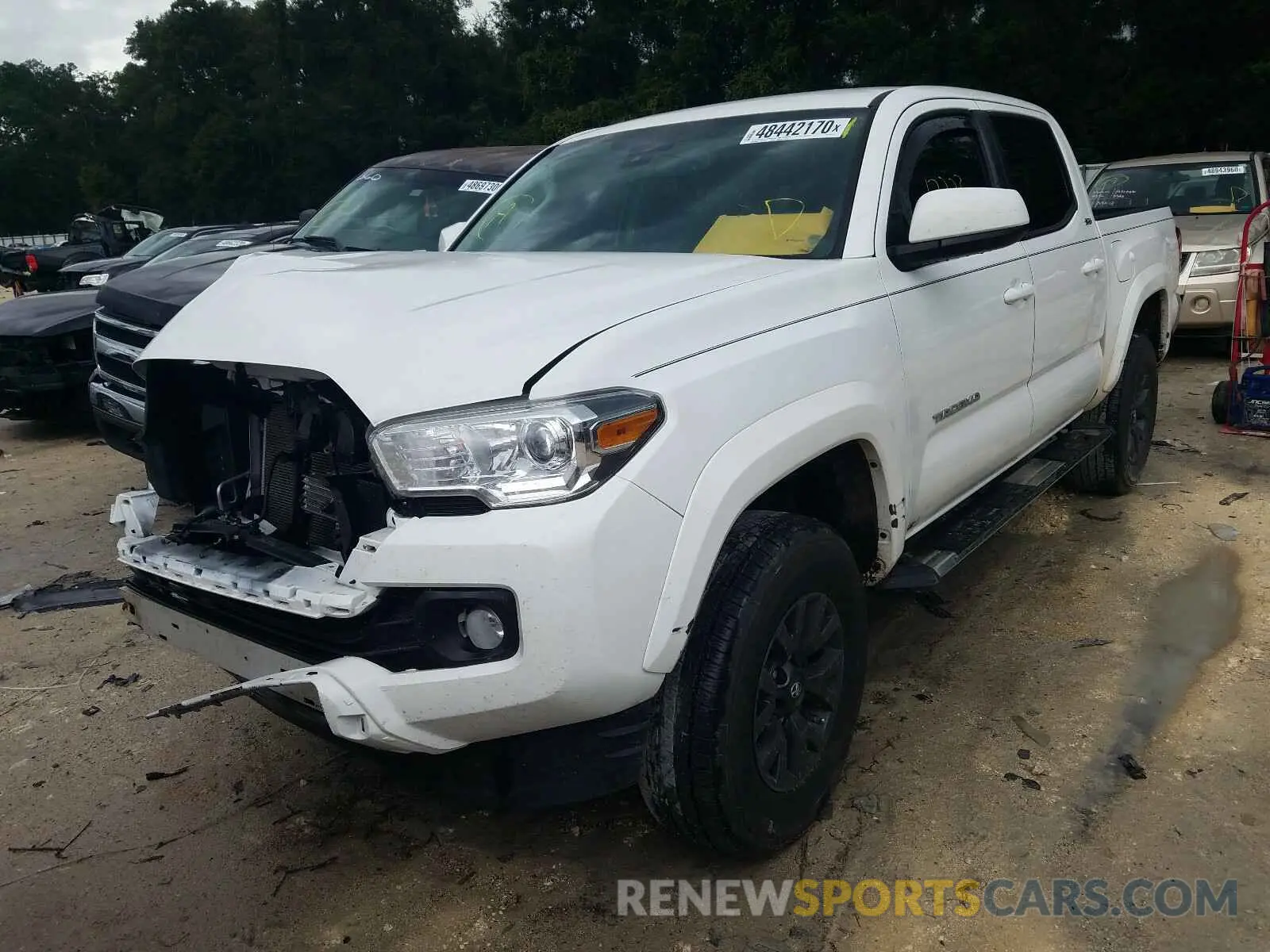 2 Photograph of a damaged car 3TMCZ5AN7LM301439 TOYOTA TACOMA 2020