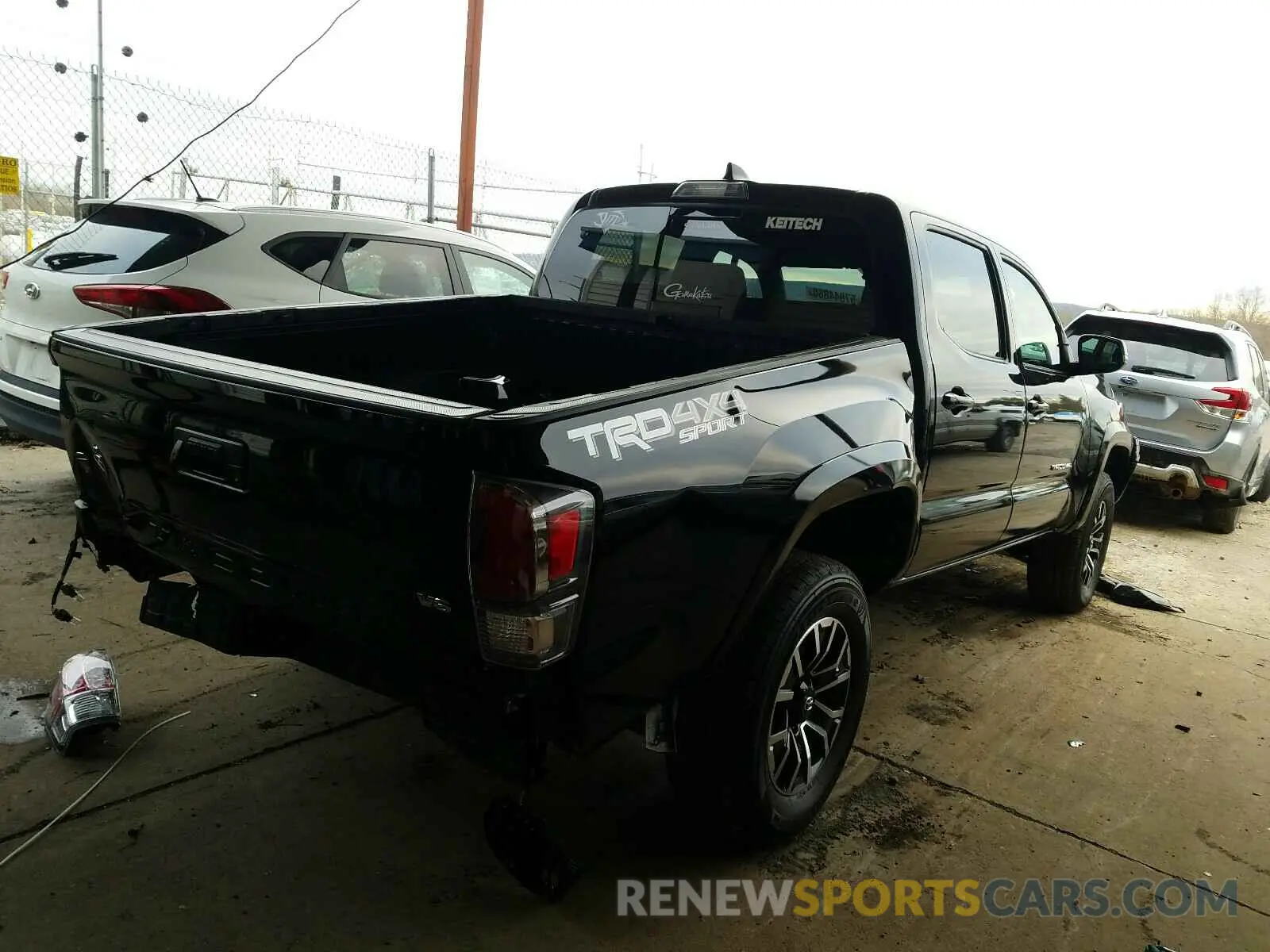 4 Photograph of a damaged car 3TMCZ5AN7LM321559 TOYOTA TACOMA 2020