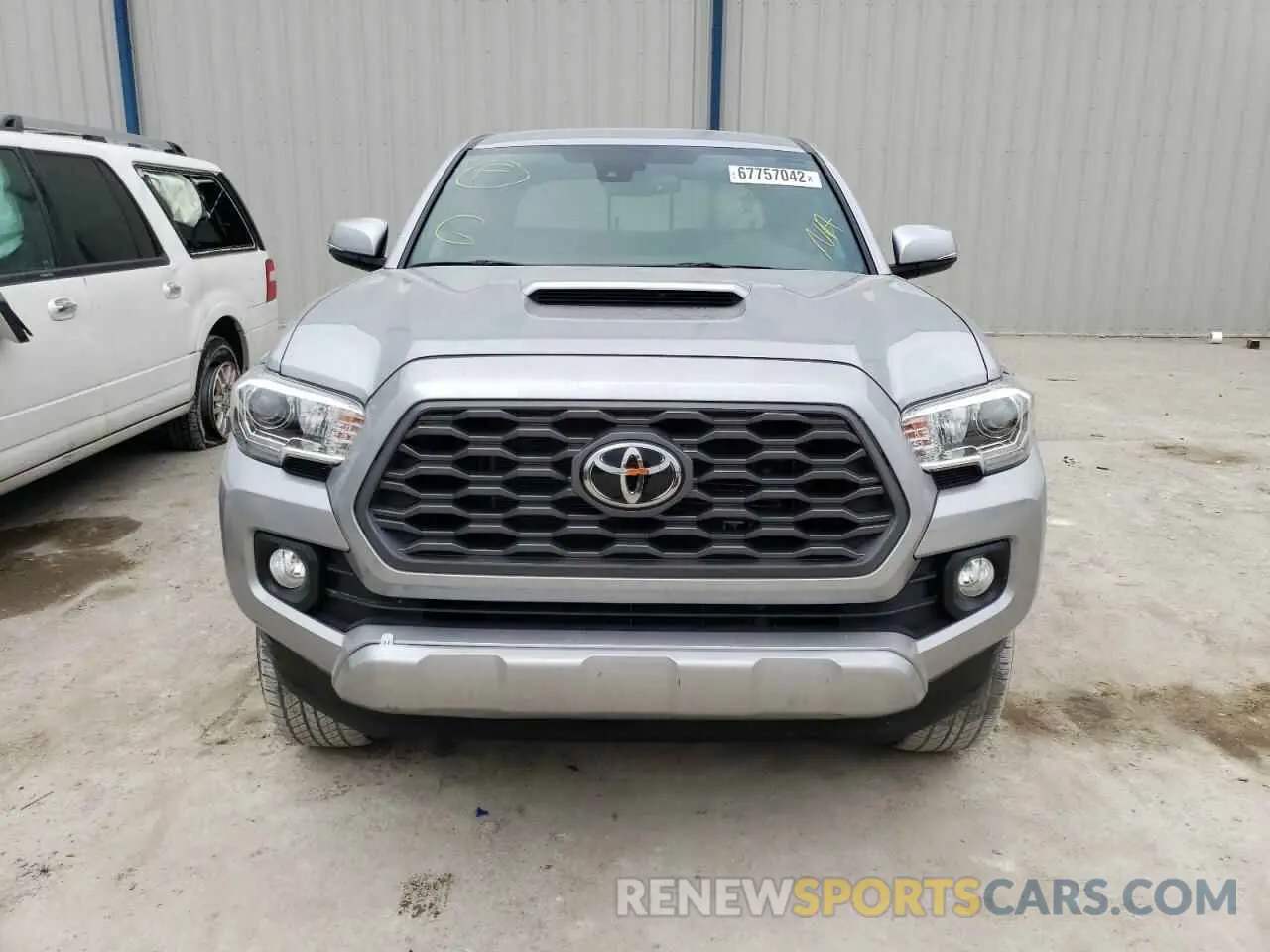 5 Photograph of a damaged car 3TMCZ5AN7LM326101 TOYOTA TACOMA 2020