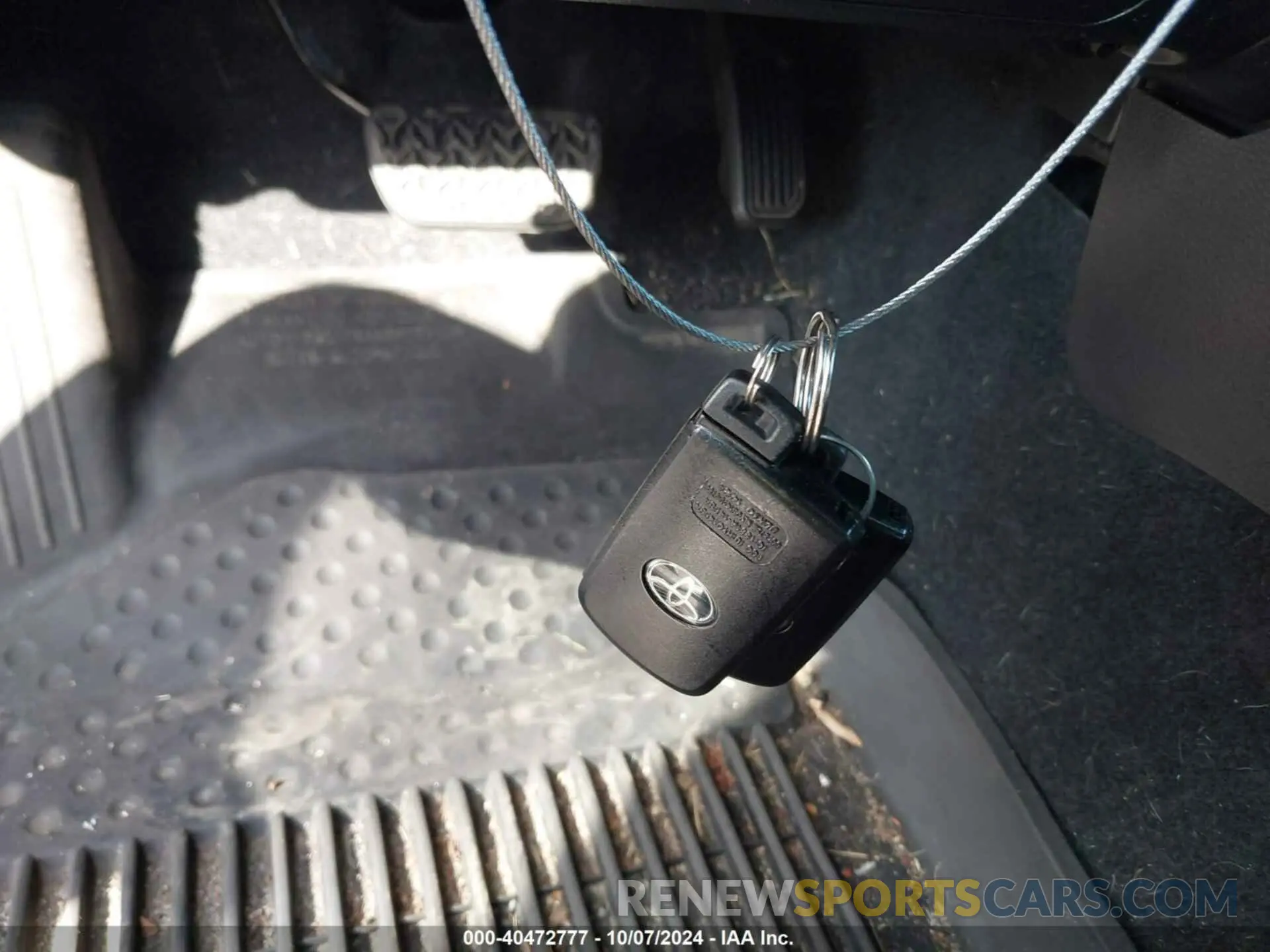 11 Photograph of a damaged car 3TMCZ5AN7LM327474 TOYOTA TACOMA 2020