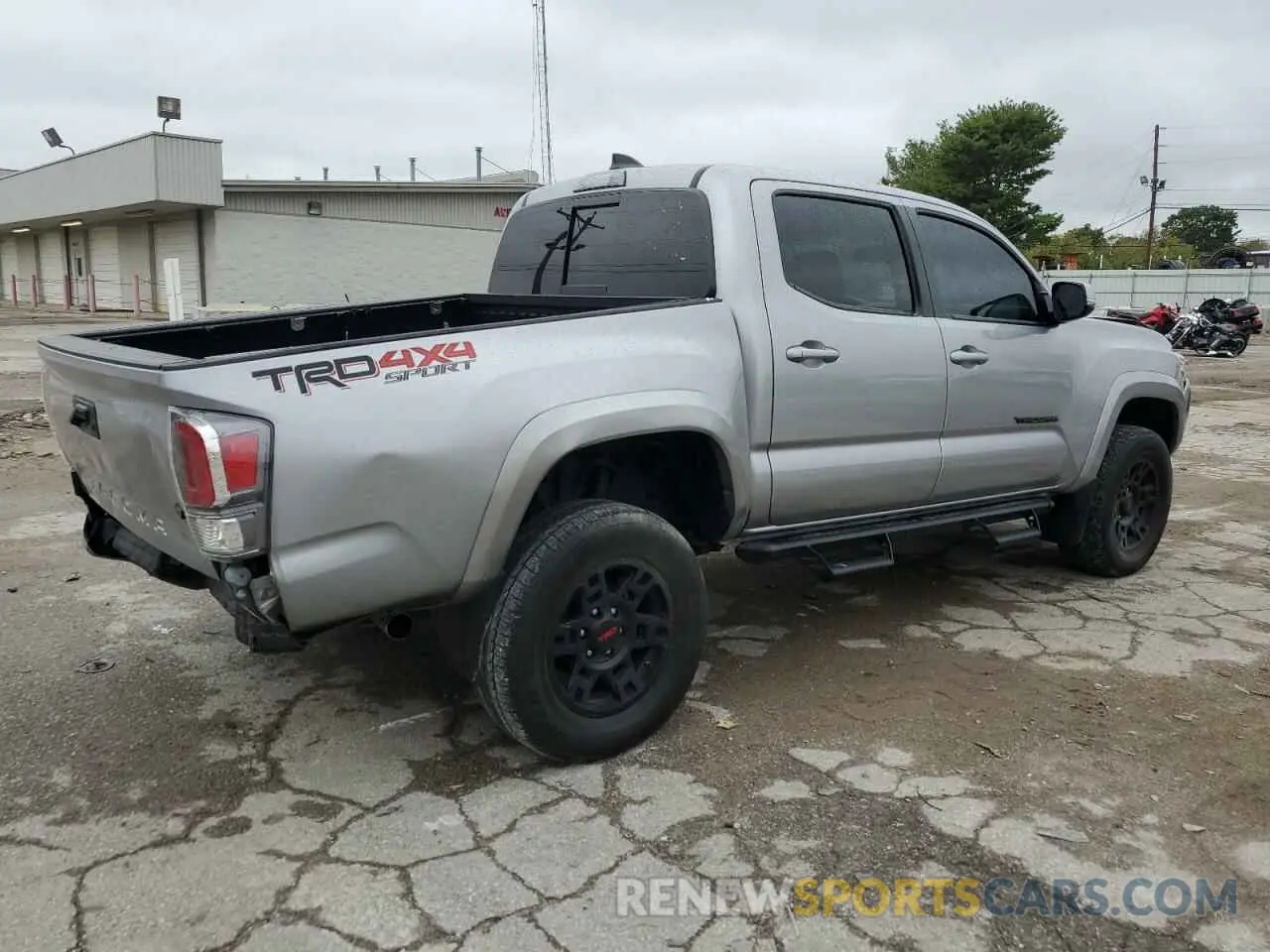 3 Фотография поврежденного автомобиля 3TMCZ5AN7LM340256 TOYOTA TACOMA 2020