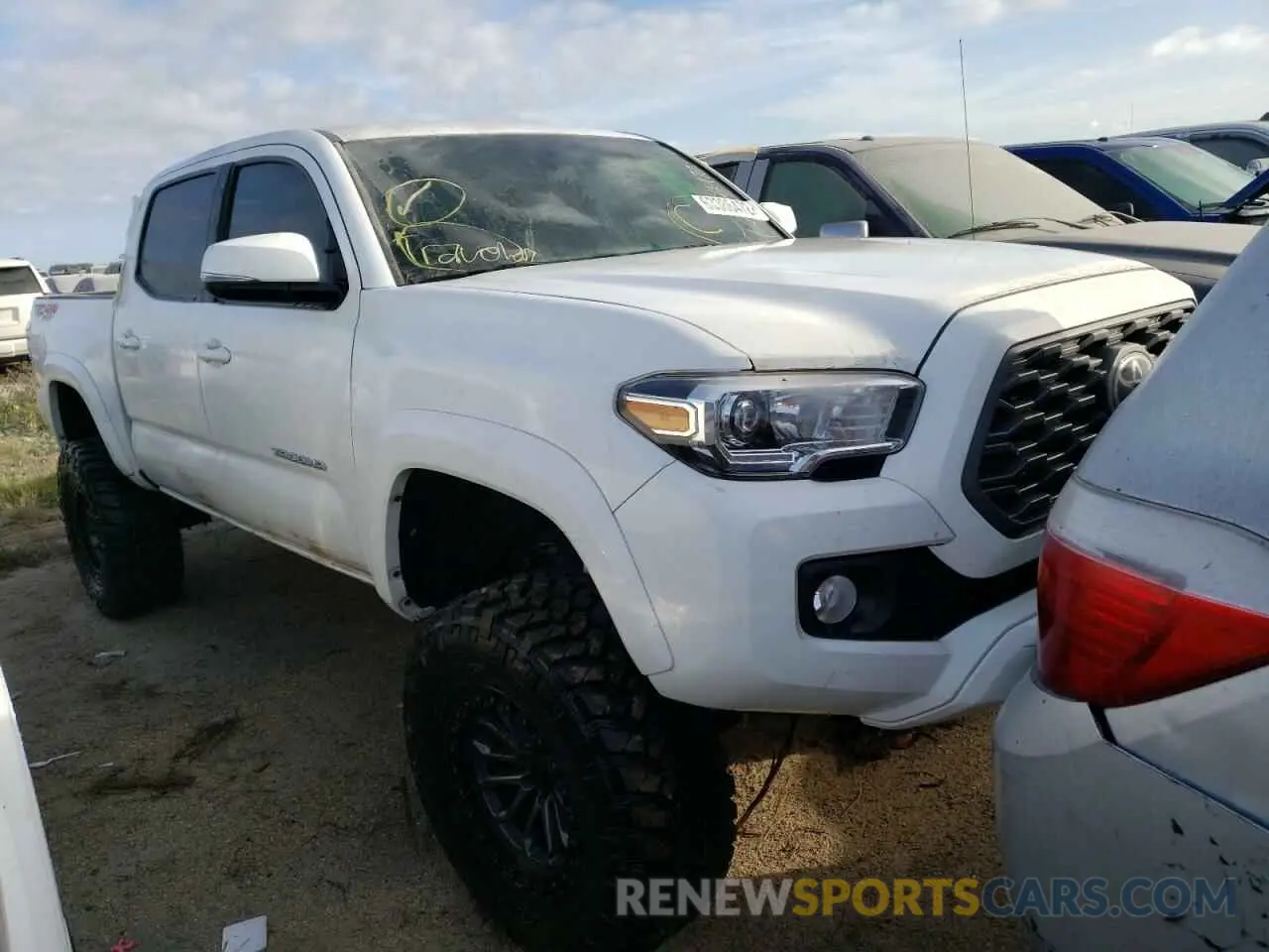 1 Фотография поврежденного автомобиля 3TMCZ5AN7LM353699 TOYOTA TACOMA 2020