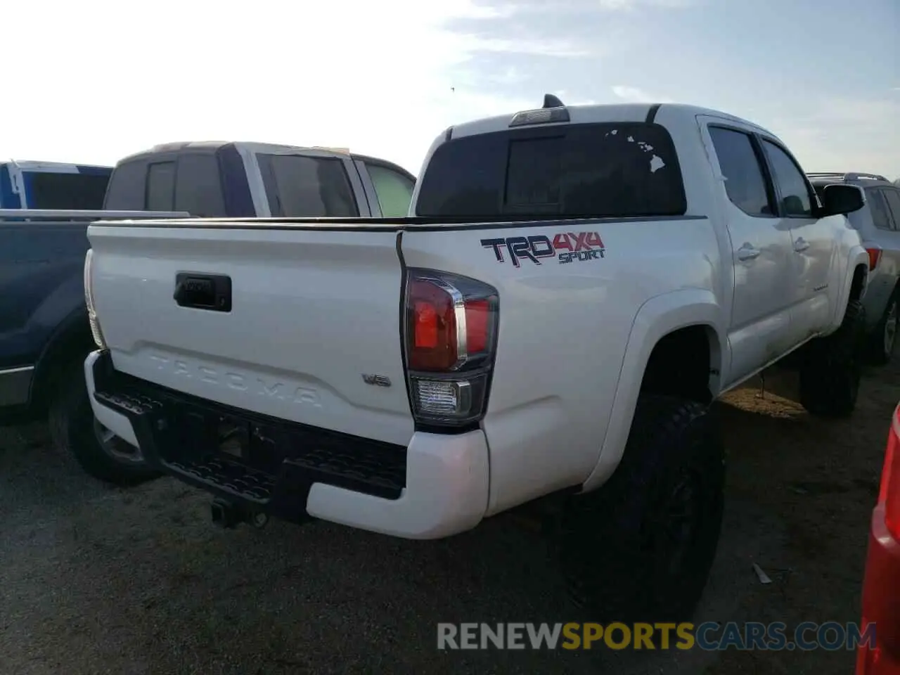 4 Фотография поврежденного автомобиля 3TMCZ5AN7LM353699 TOYOTA TACOMA 2020