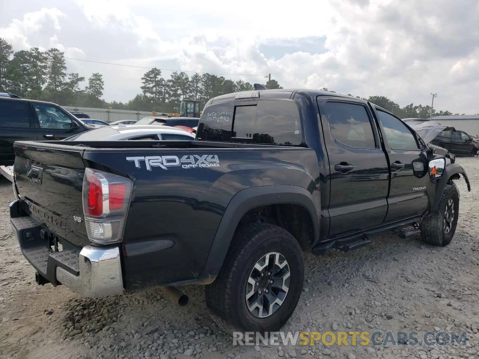 4 Фотография поврежденного автомобиля 3TMCZ5AN8LM288359 TOYOTA TACOMA 2020