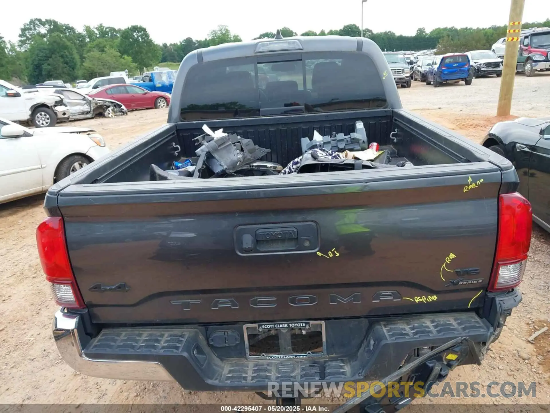 17 Фотография поврежденного автомобиля 3TMCZ5AN8LM297983 TOYOTA TACOMA 2020